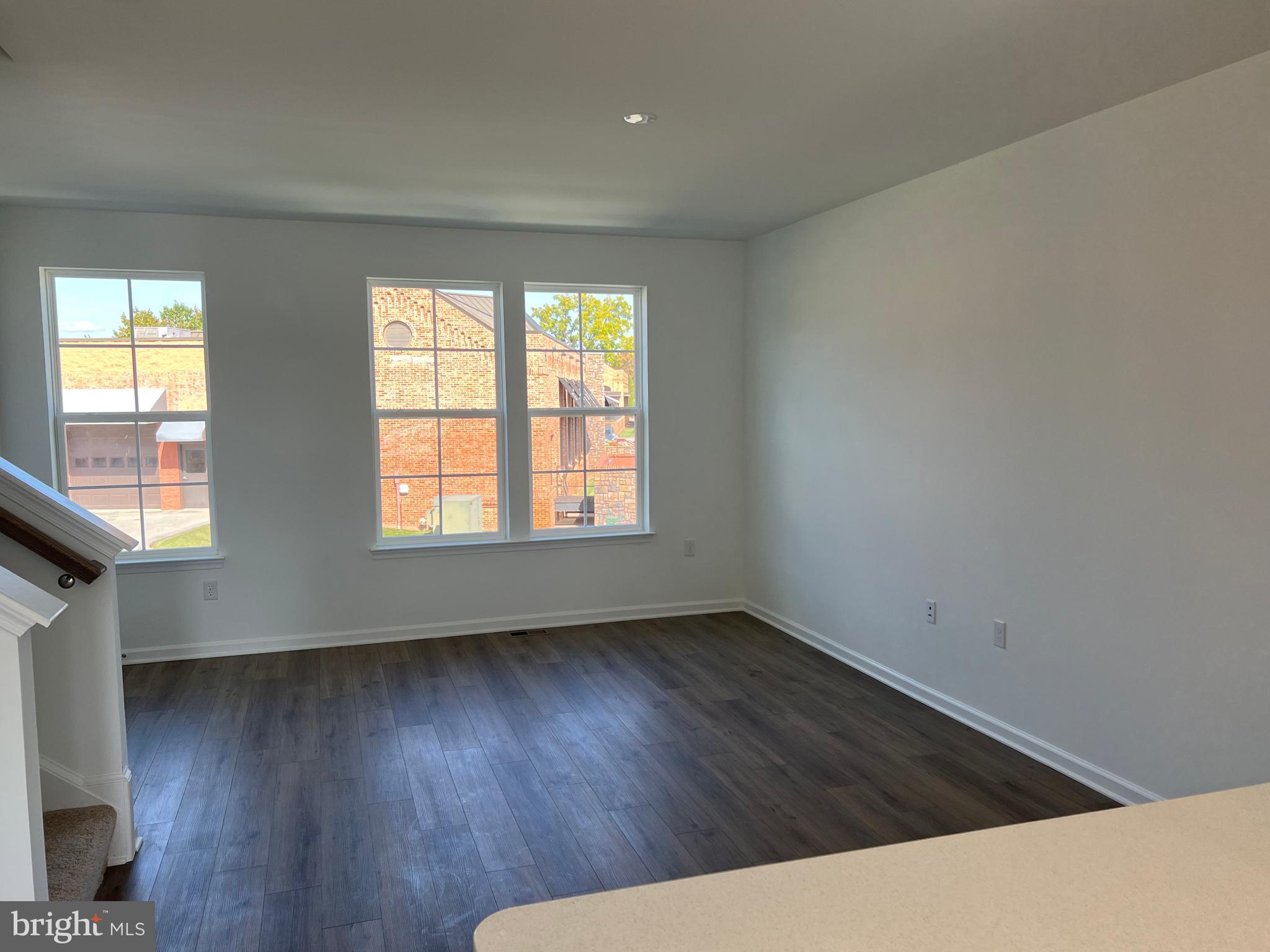 LOFTS AT CREEKSIDE - Residential Lease