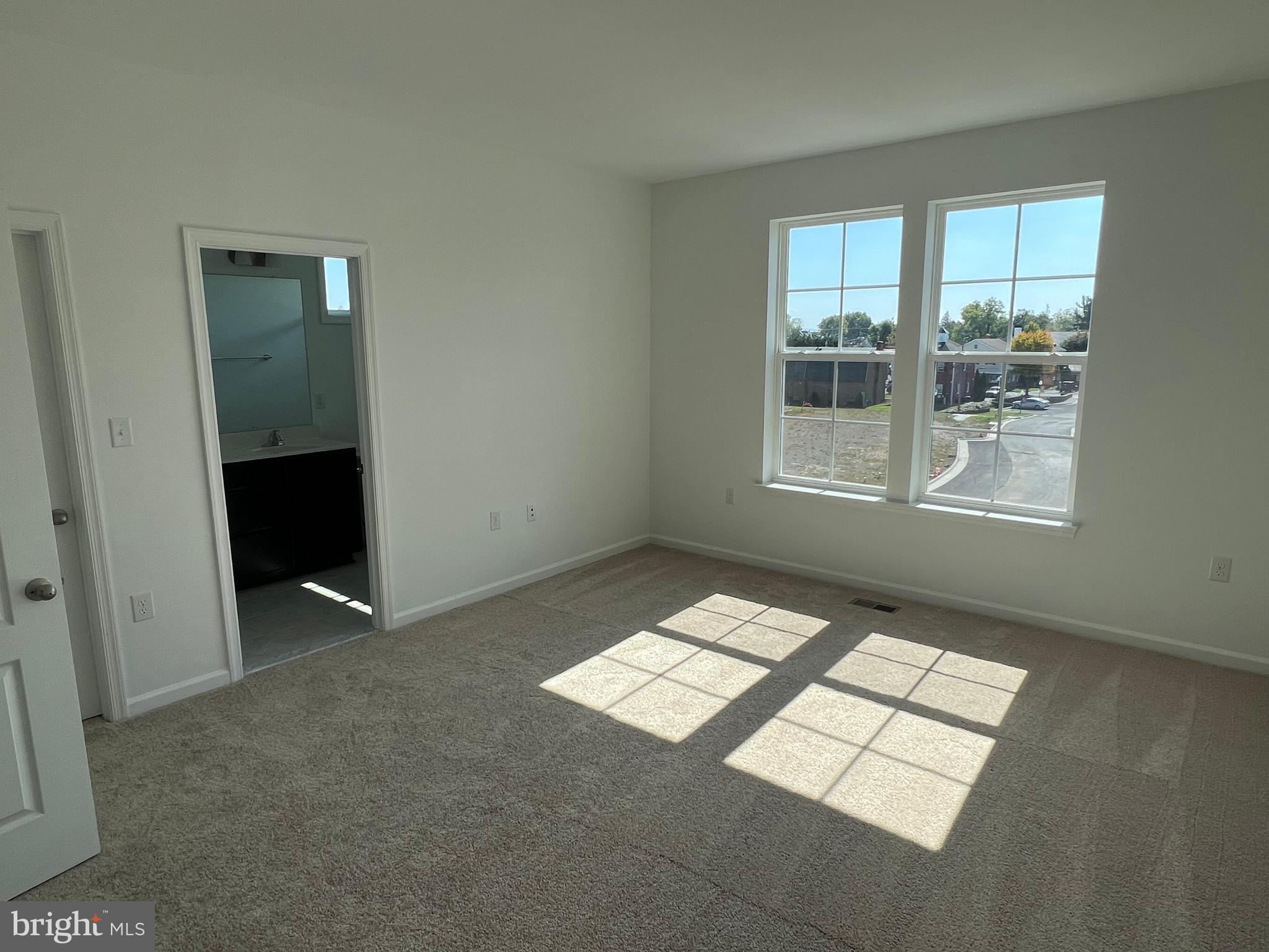 LOFTS AT CREEKSIDE - Residential Lease