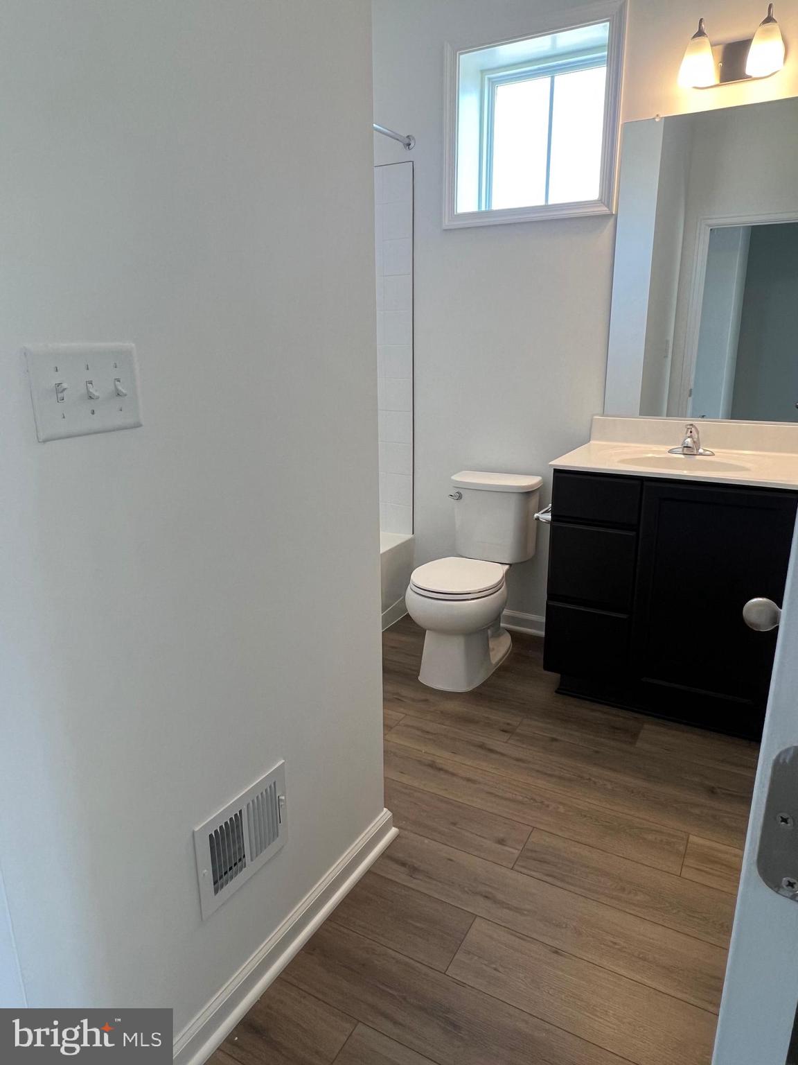 LOFTS AT CREEKSIDE - Residential Lease