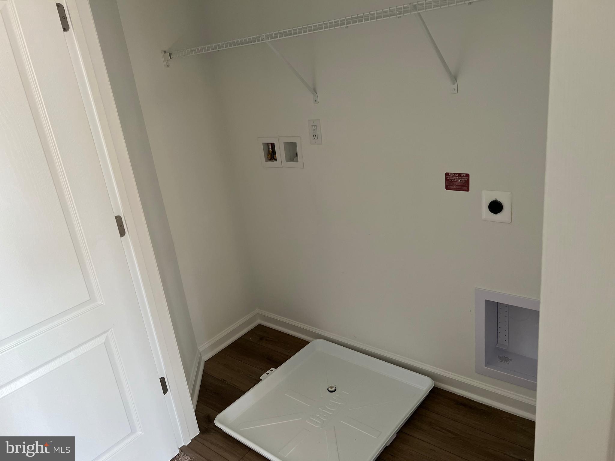 LOFTS AT CREEKSIDE - Residential Lease