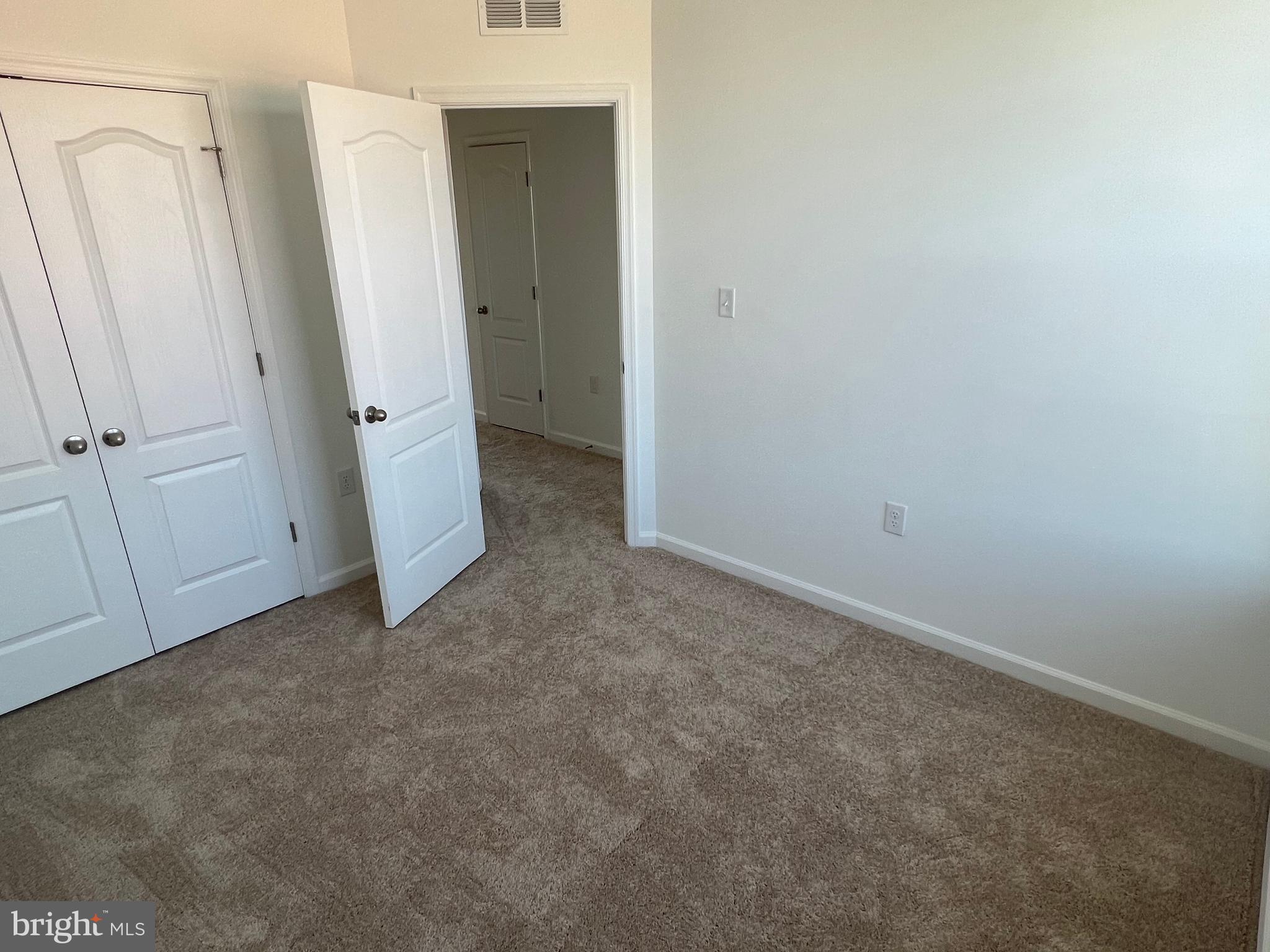 LOFTS AT CREEKSIDE - Residential Lease