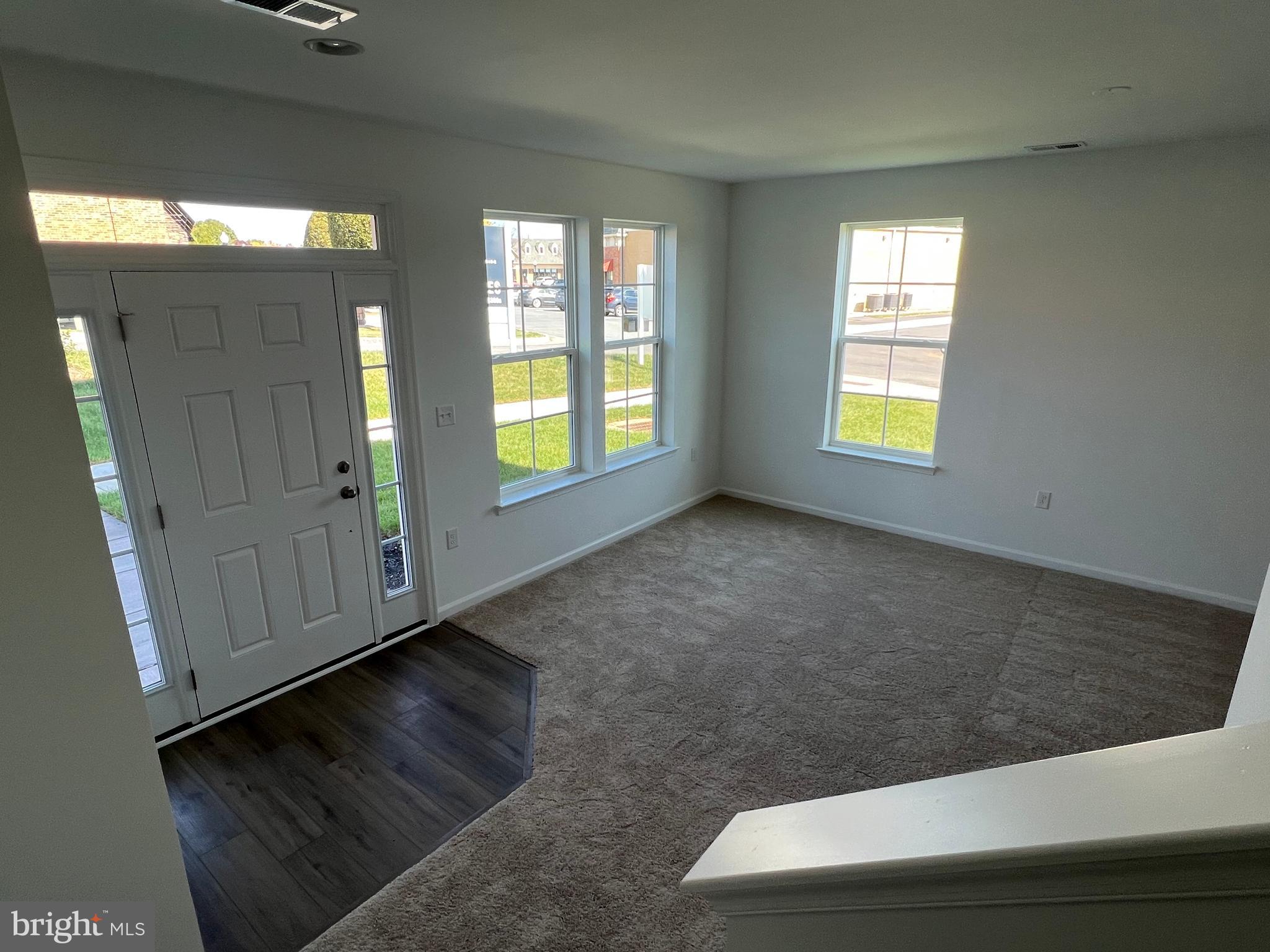 LOFTS AT CREEKSIDE - Residential Lease