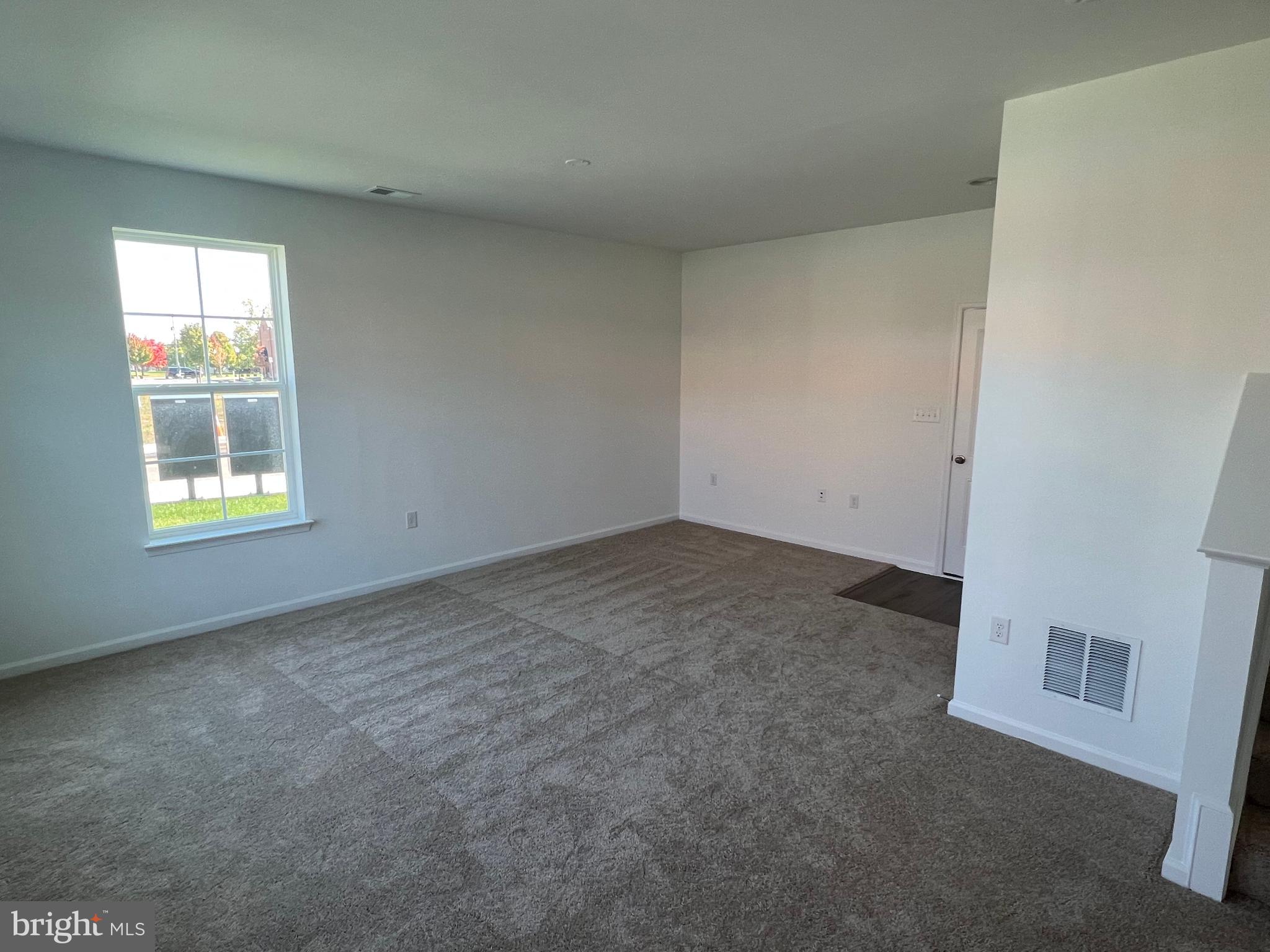 LOFTS AT CREEKSIDE - Residential Lease