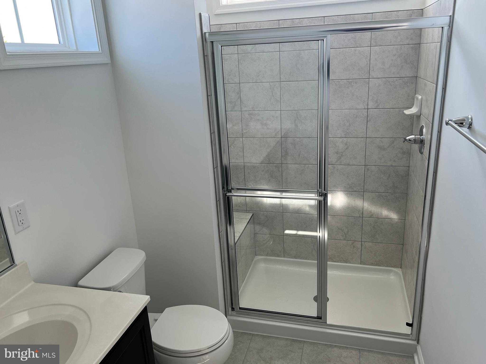 LOFTS AT CREEKSIDE - Residential Lease