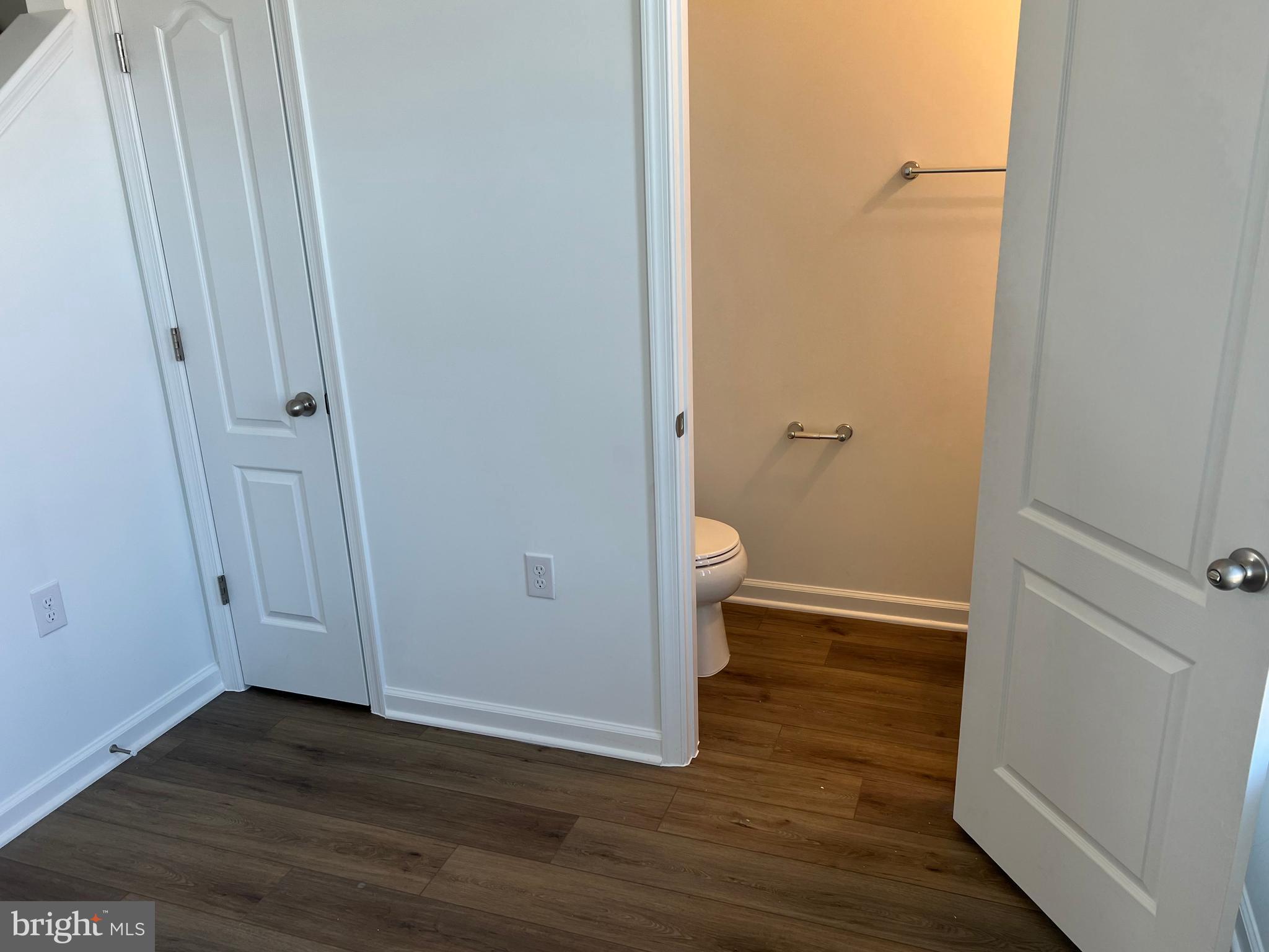 LOFTS AT CREEKSIDE - Residential Lease