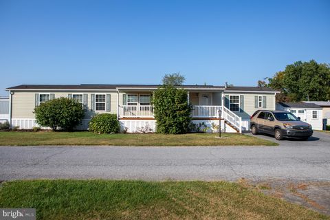 Photo of 29 HINDEN HOMES TRAILER CT, DENVER, PA 17517 (MLS # PALA2040488)