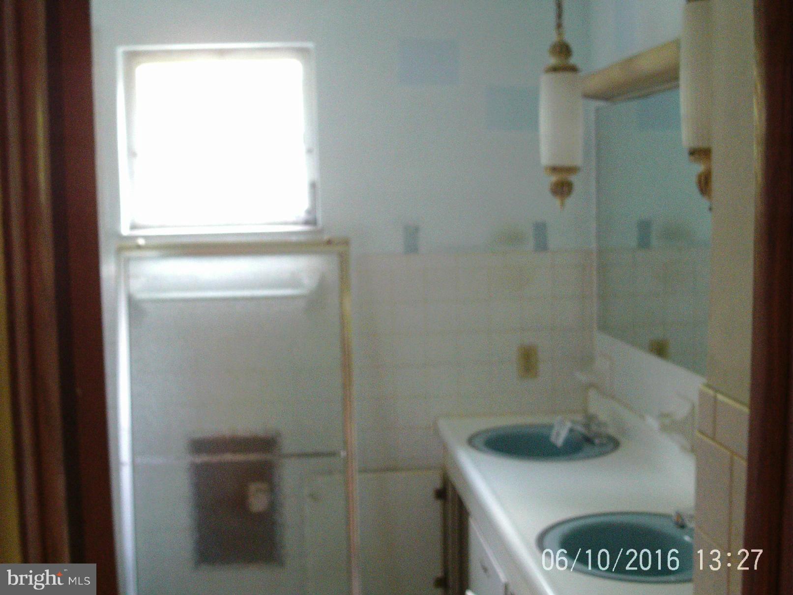 OAKLAND - Residential