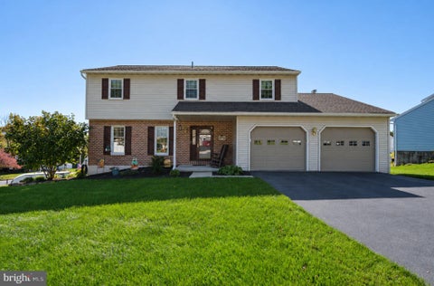 Photo of 1720 S Mountain Drive, SINKING SPRING, PA 19608 (MLS # PABK2079882)