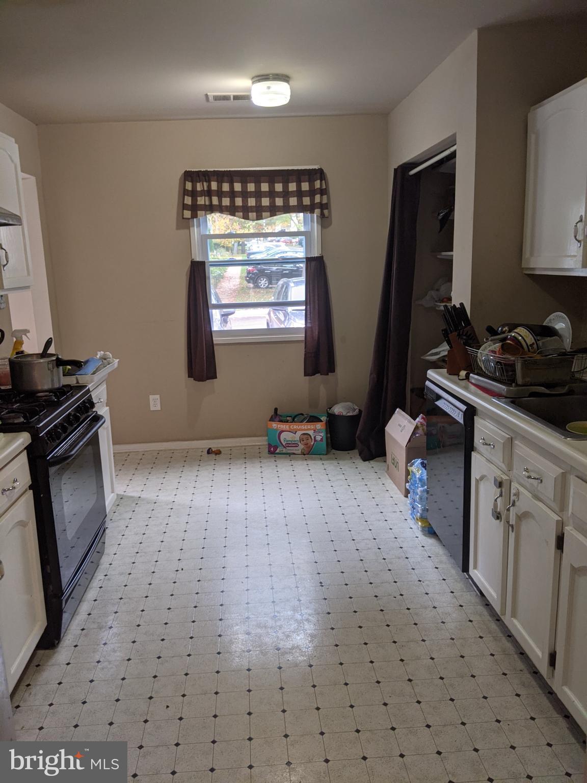 LAKE BRADDOCK - Residential