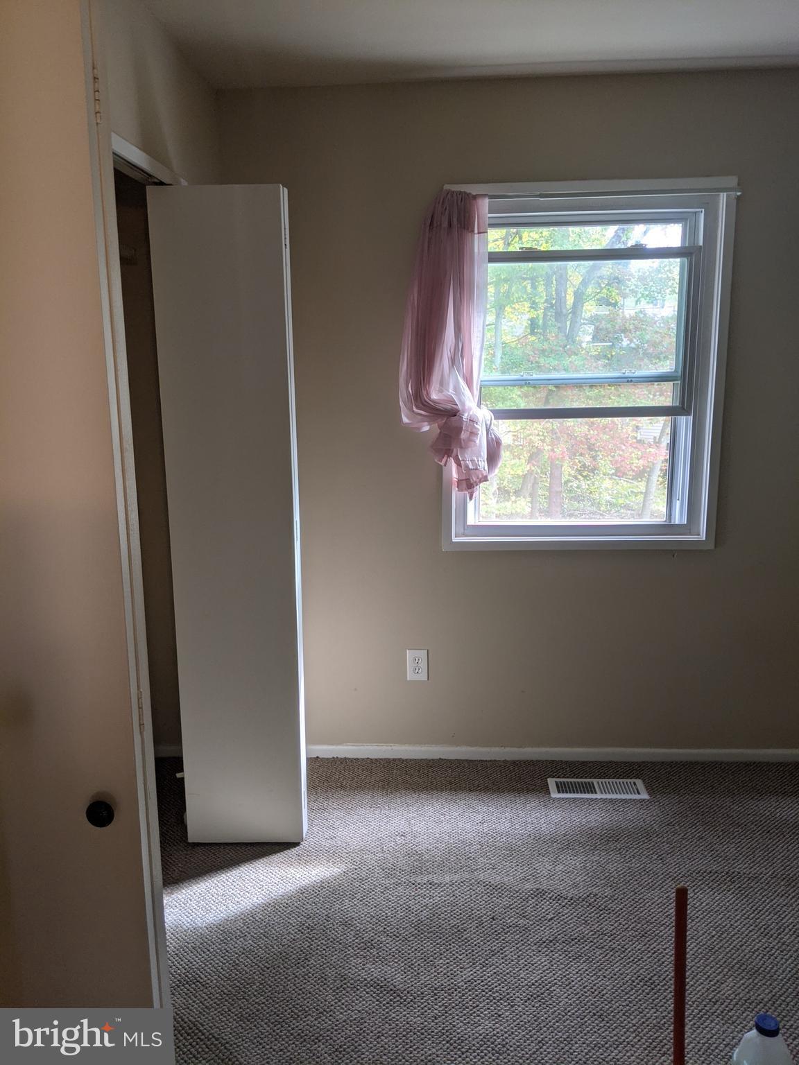 LAKE BRADDOCK - Residential