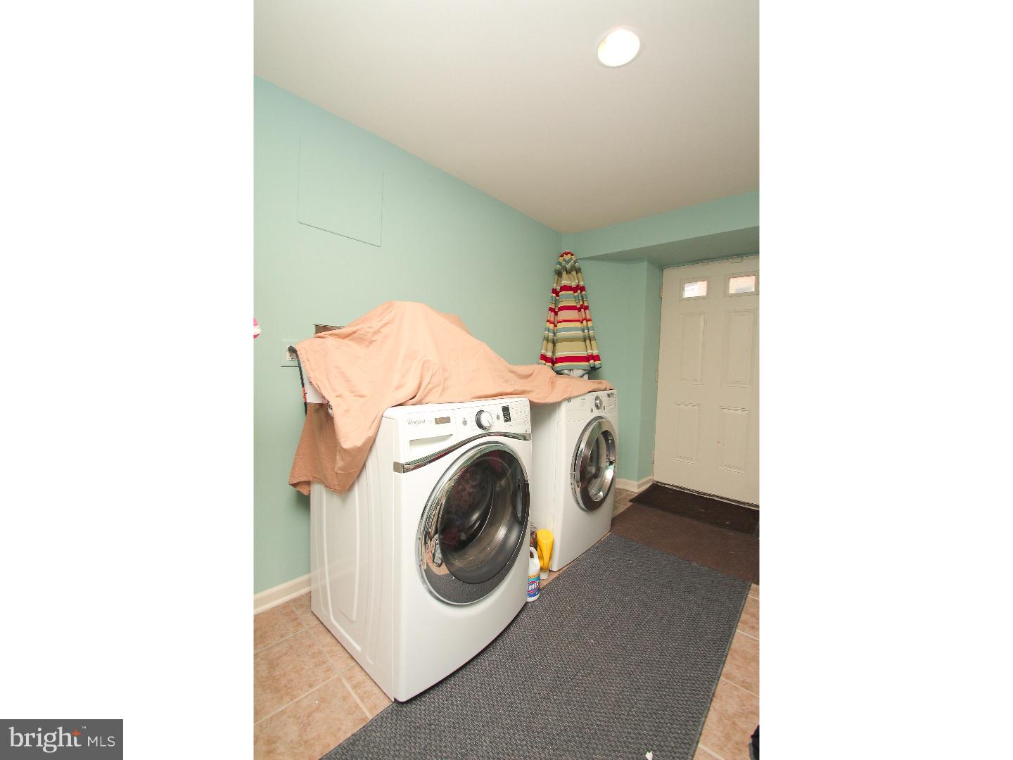 OLDE KENSINGTON - Residential Lease