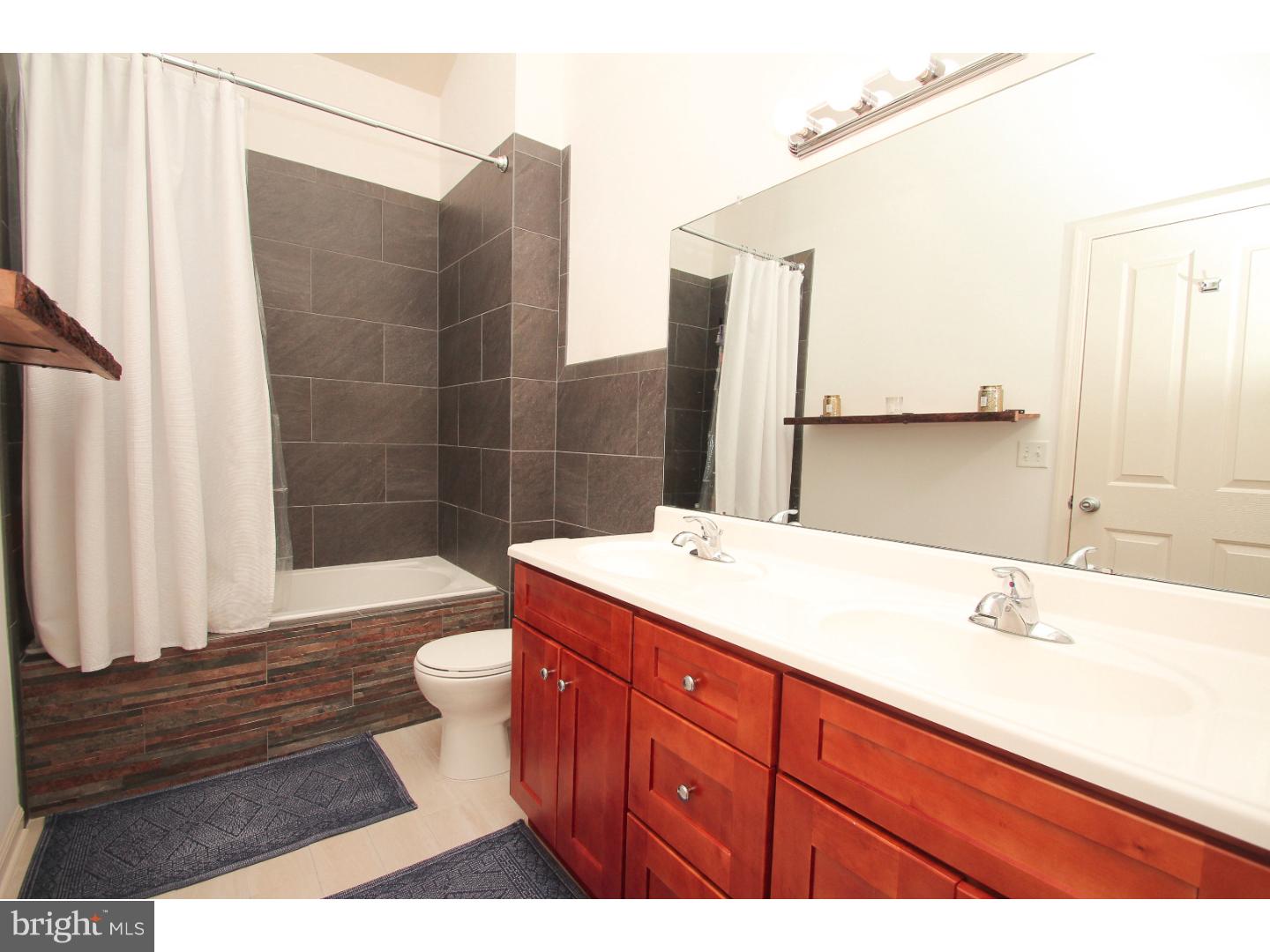 OLDE KENSINGTON - Residential Lease