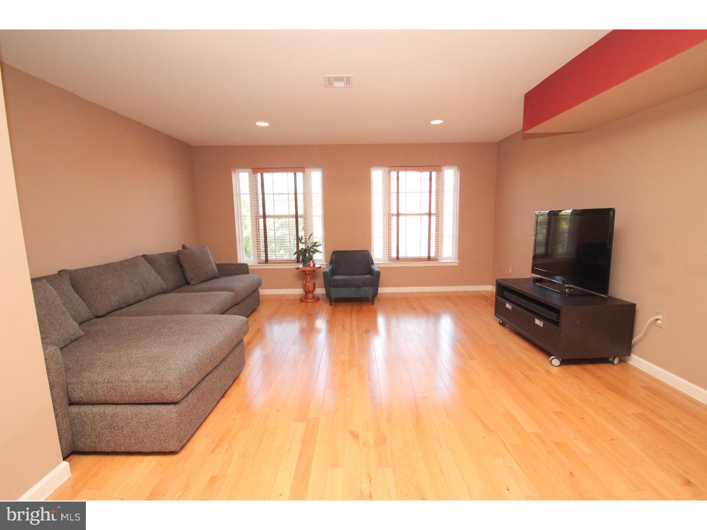 OLDE KENSINGTON - Residential Lease