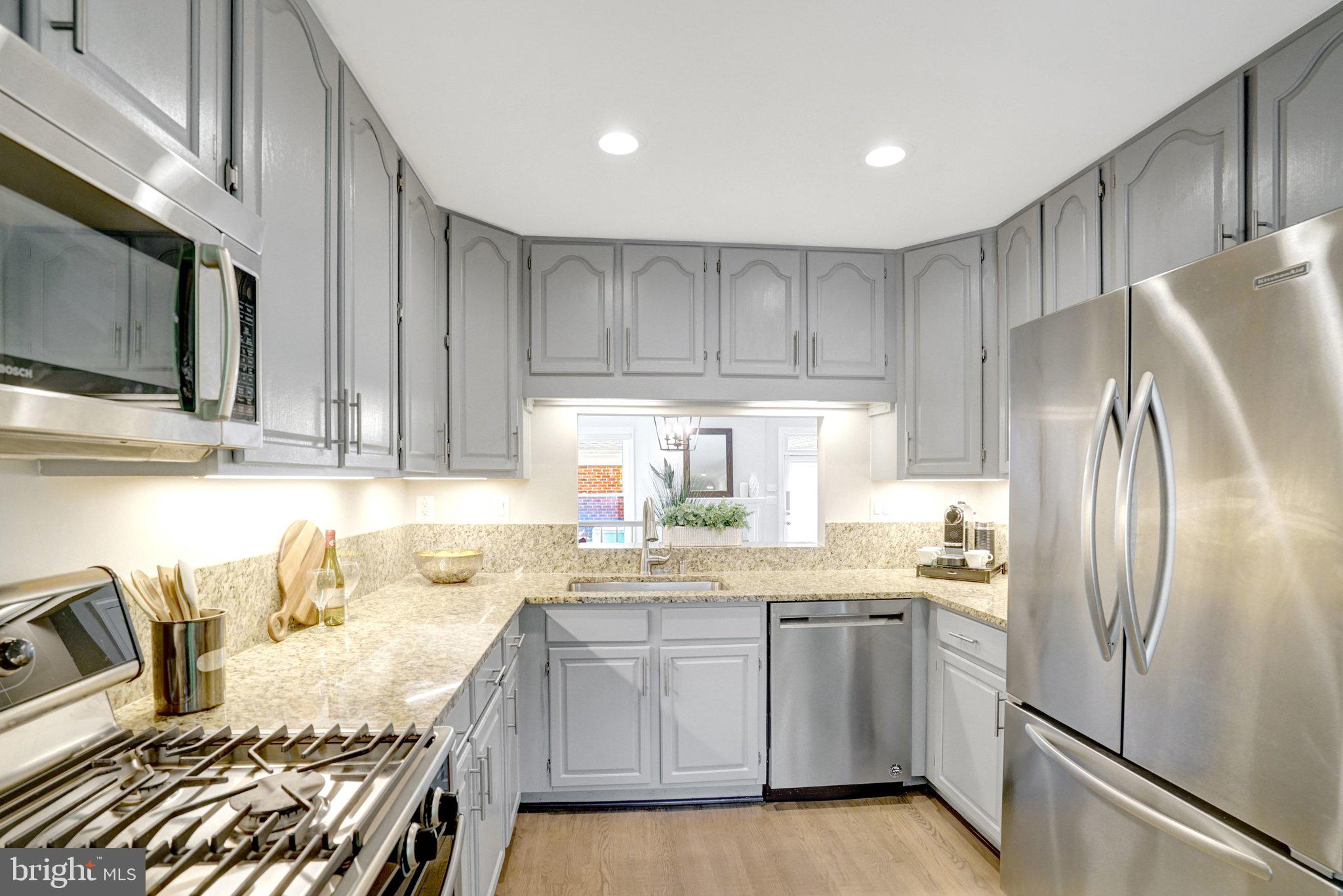 2622 N FAIRFAX DRIVE