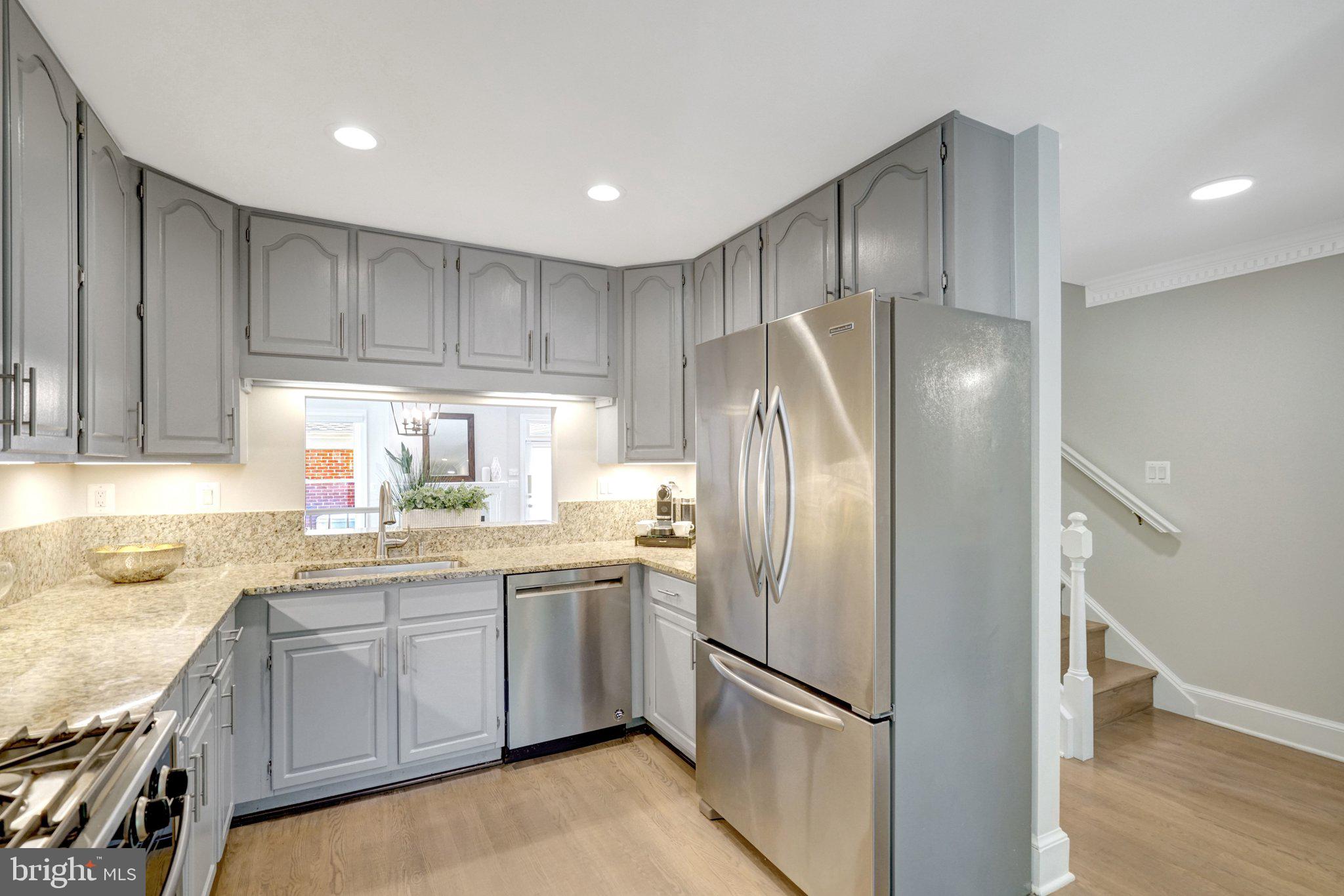 2622 N FAIRFAX DRIVE