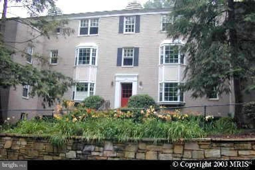 Spring is coming soon don't miss out on this great location. Bright and cozy unit in a beautiful close in community.   Just steps to public community center, shopping and bus service.  Four Mile Run walking trail less than 1/2 of a  block away.  Walking and biking trails nearby, private indoor bicycle storage, pet friendly community. Vacant and ready to move in!