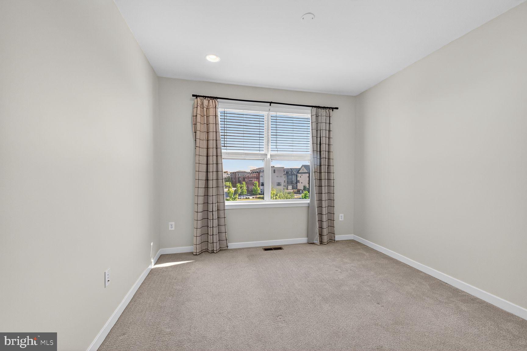BRAMBLETON TOWN CENTER SOUTH - Residential
