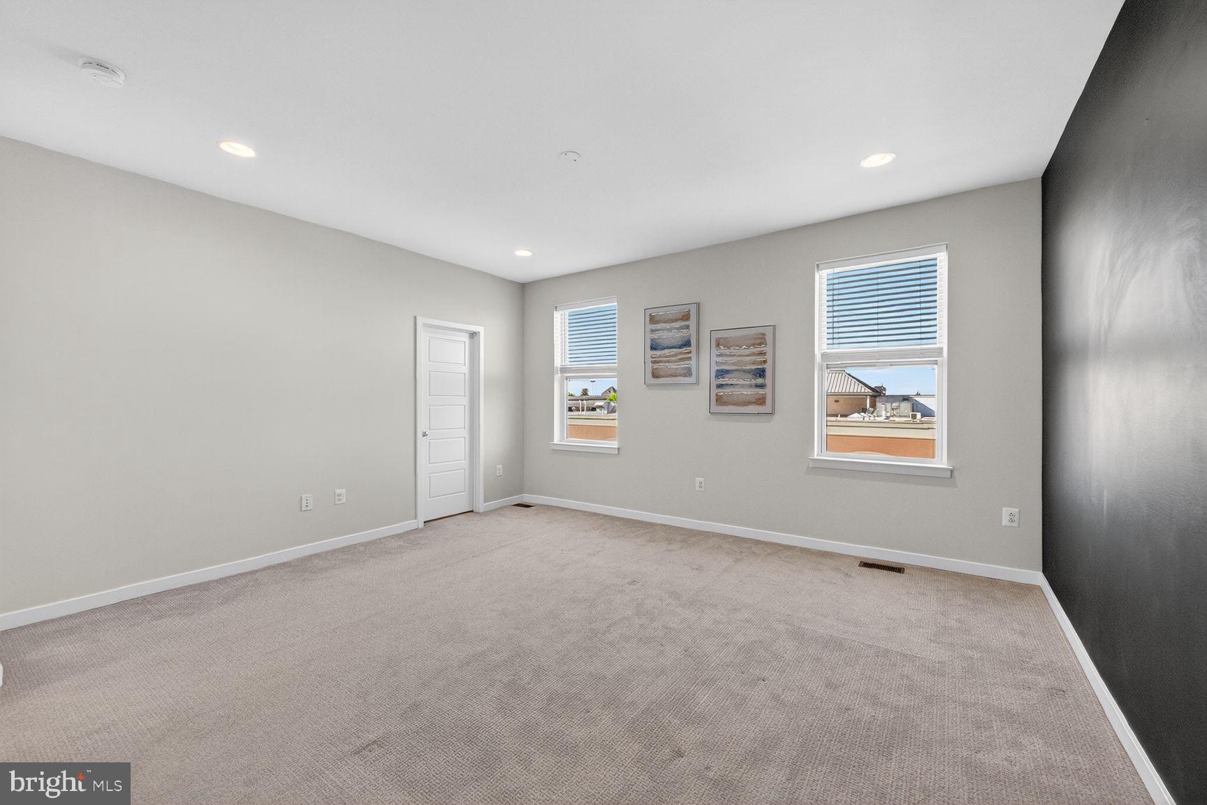 BRAMBLETON TOWN CENTER SOUTH - Residential