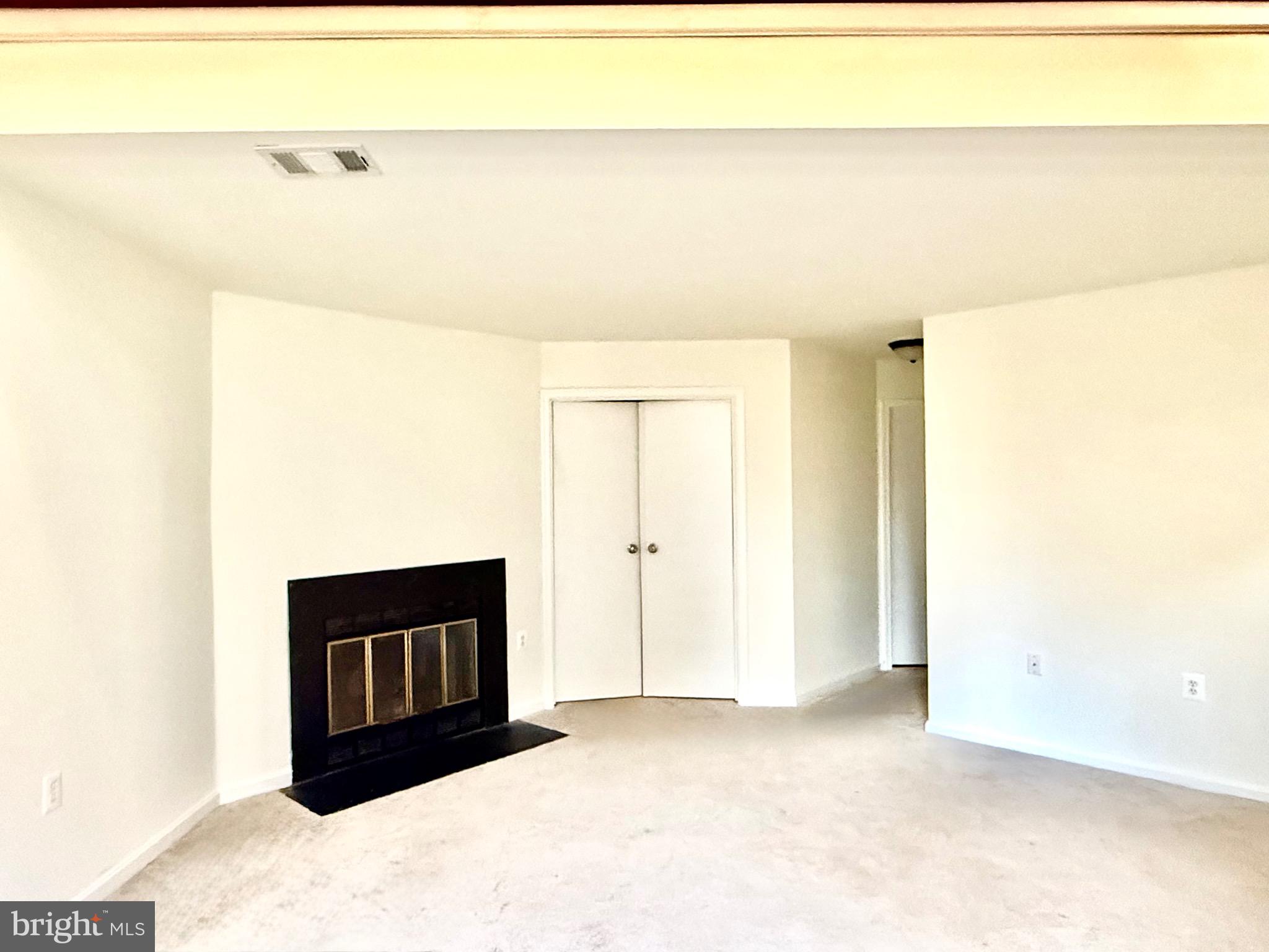 STONINGTON CONDOMINIUMS - Residential Lease