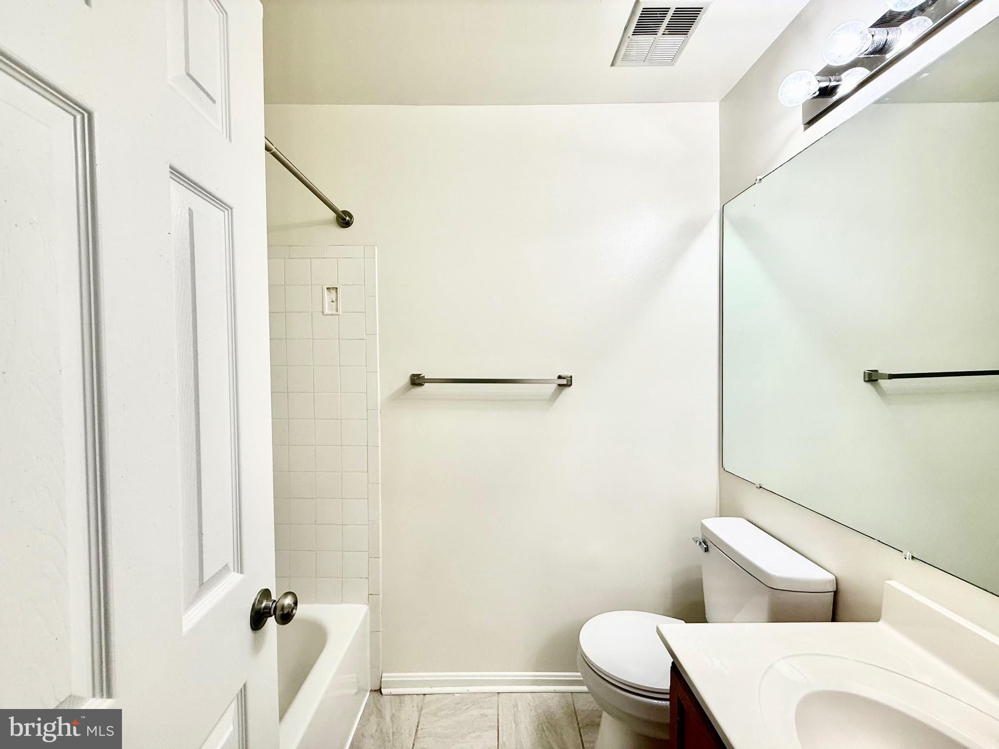 STONINGTON CONDOMINIUMS - Residential Lease