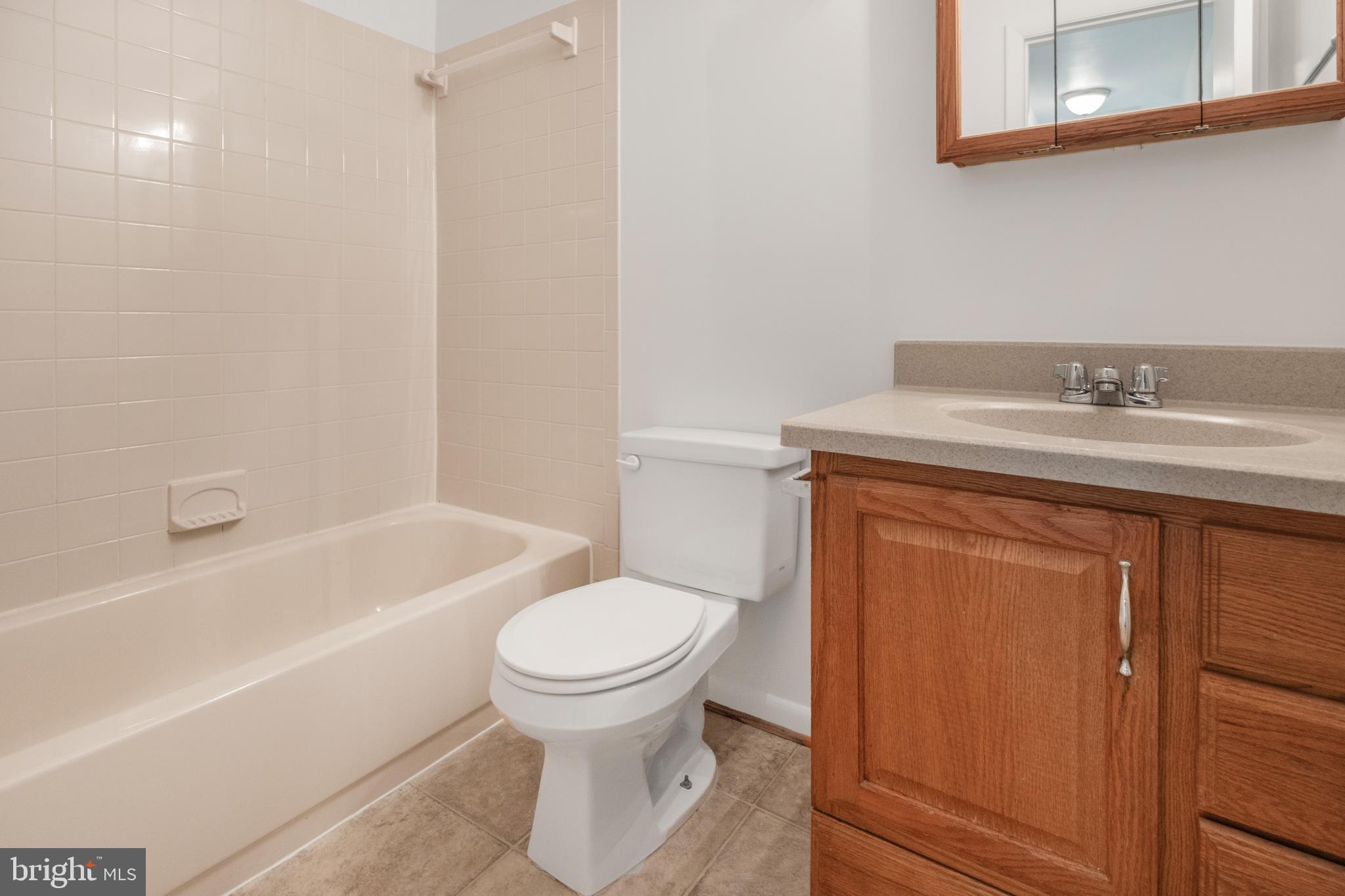 GLEN ORA - PLAT 9 - Residential Lease