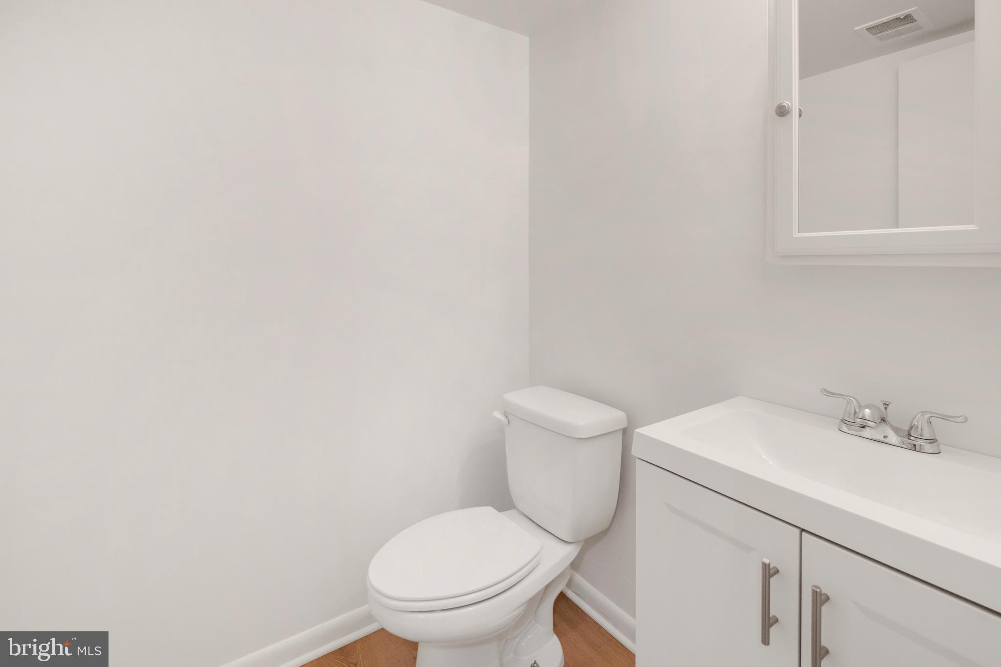 GLEN ORA - PLAT 9 - Residential Lease