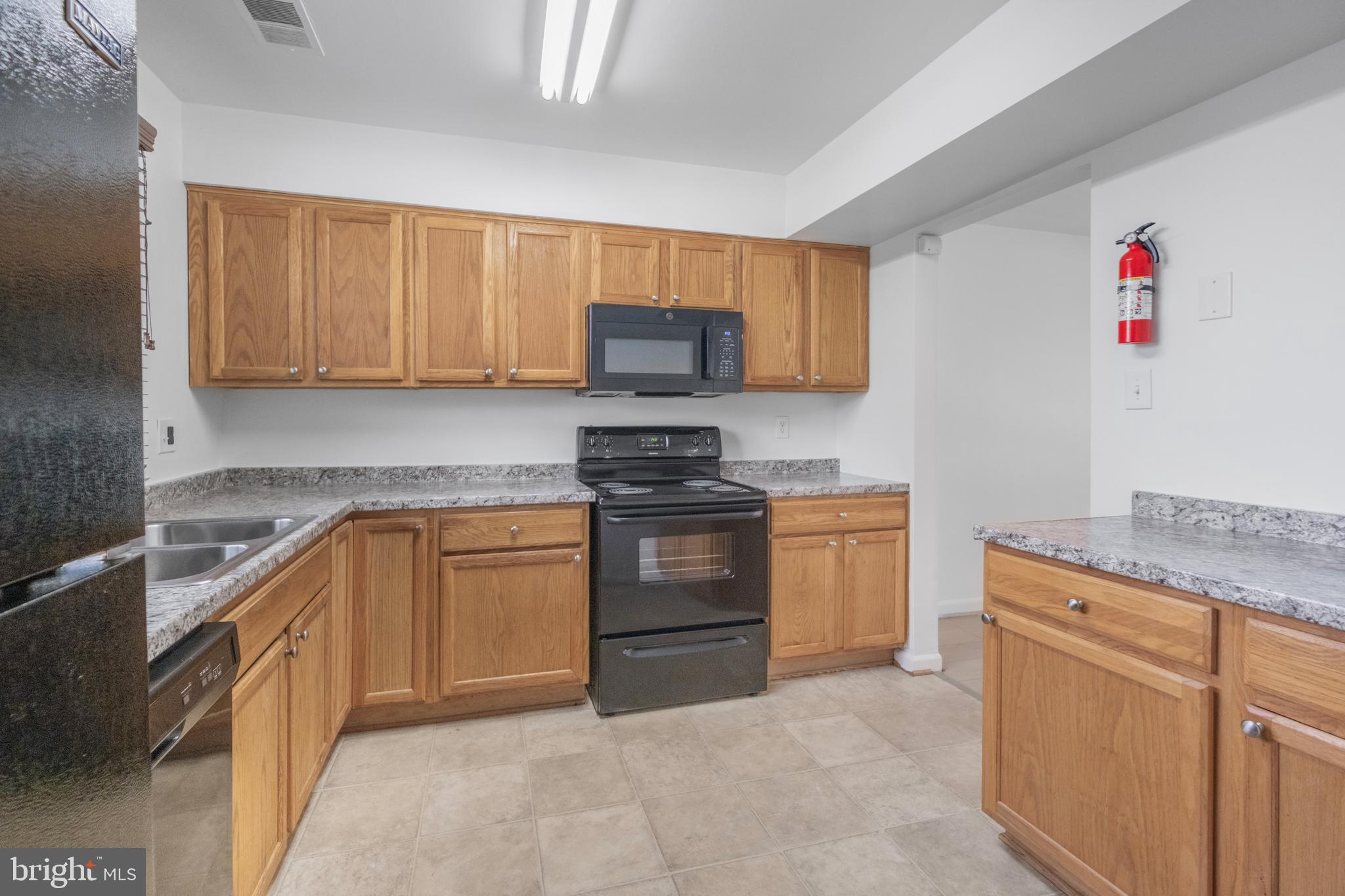 GLEN ORA - PLAT 9 - Residential Lease