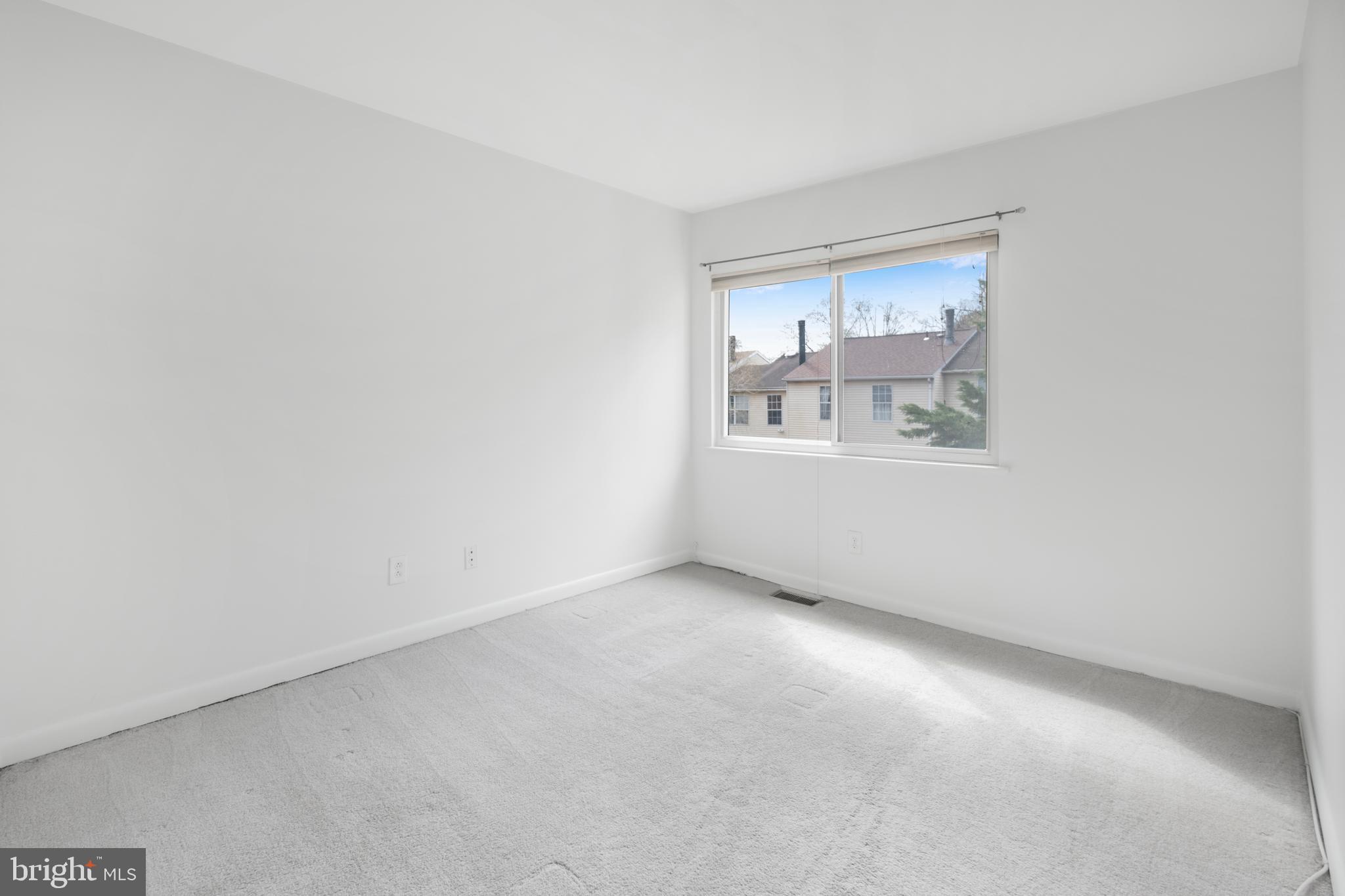 GLEN ORA - PLAT 9 - Residential Lease