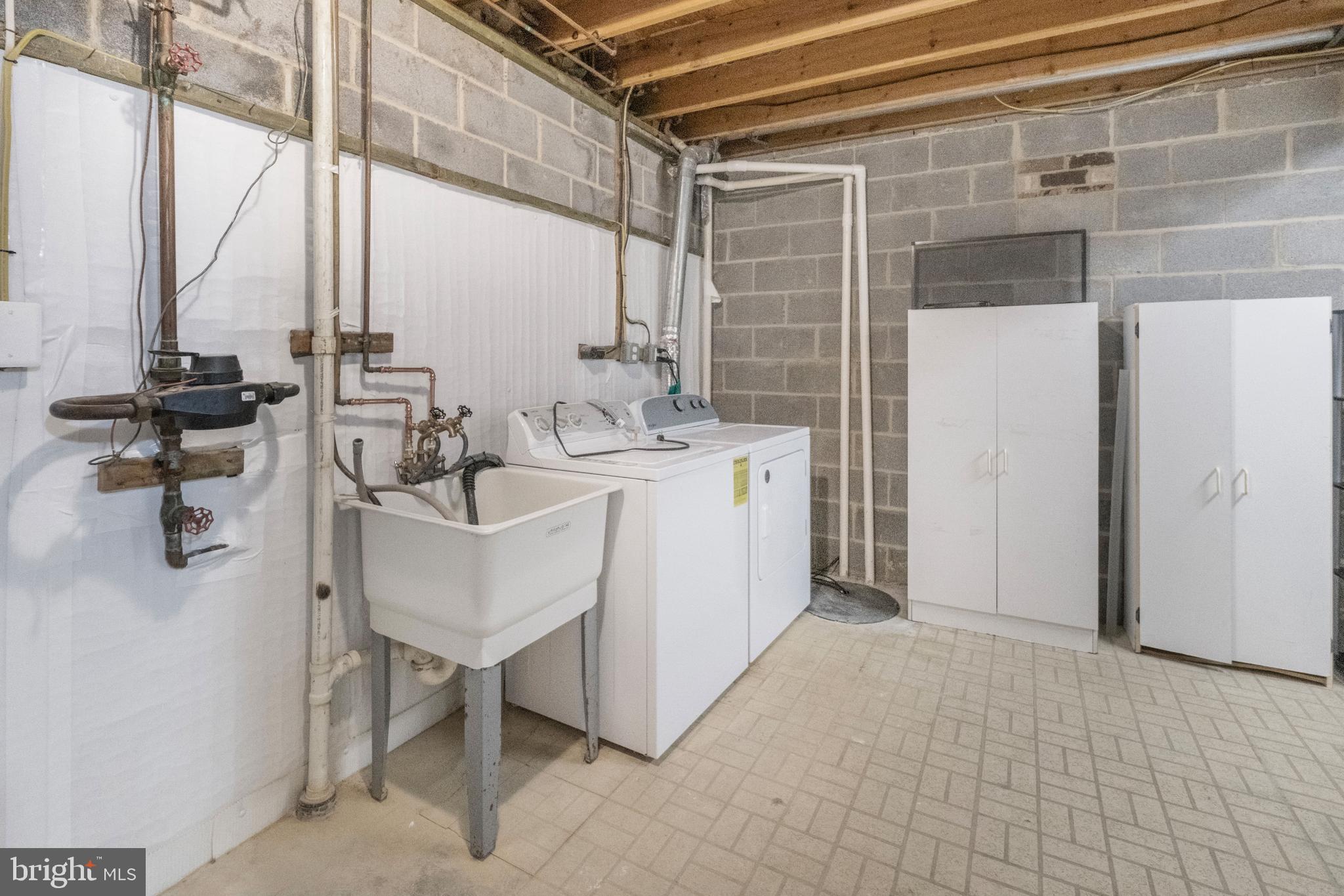 GLEN ORA - PLAT 9 - Residential Lease