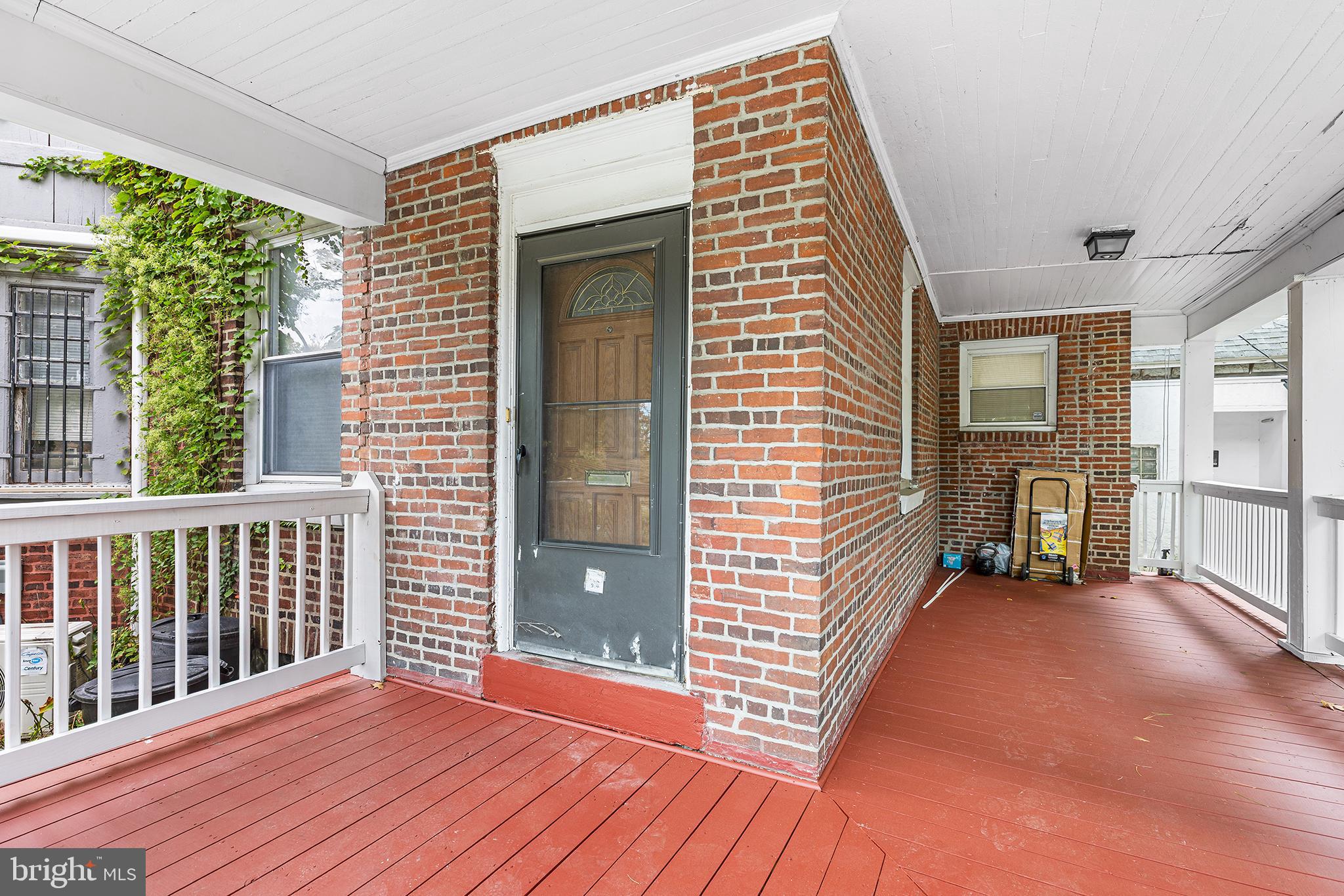 314 W UPSAL STREET