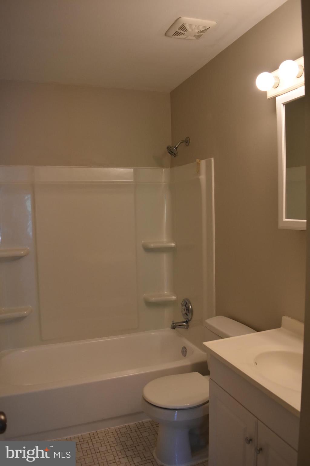 DALE CITY - Residential Lease