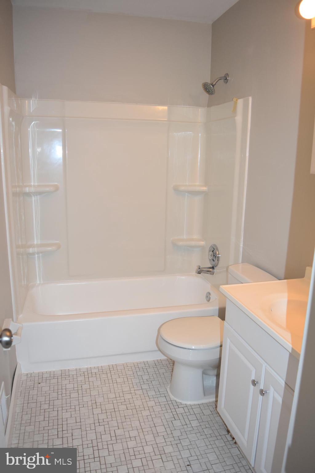 DALE CITY - Residential Lease