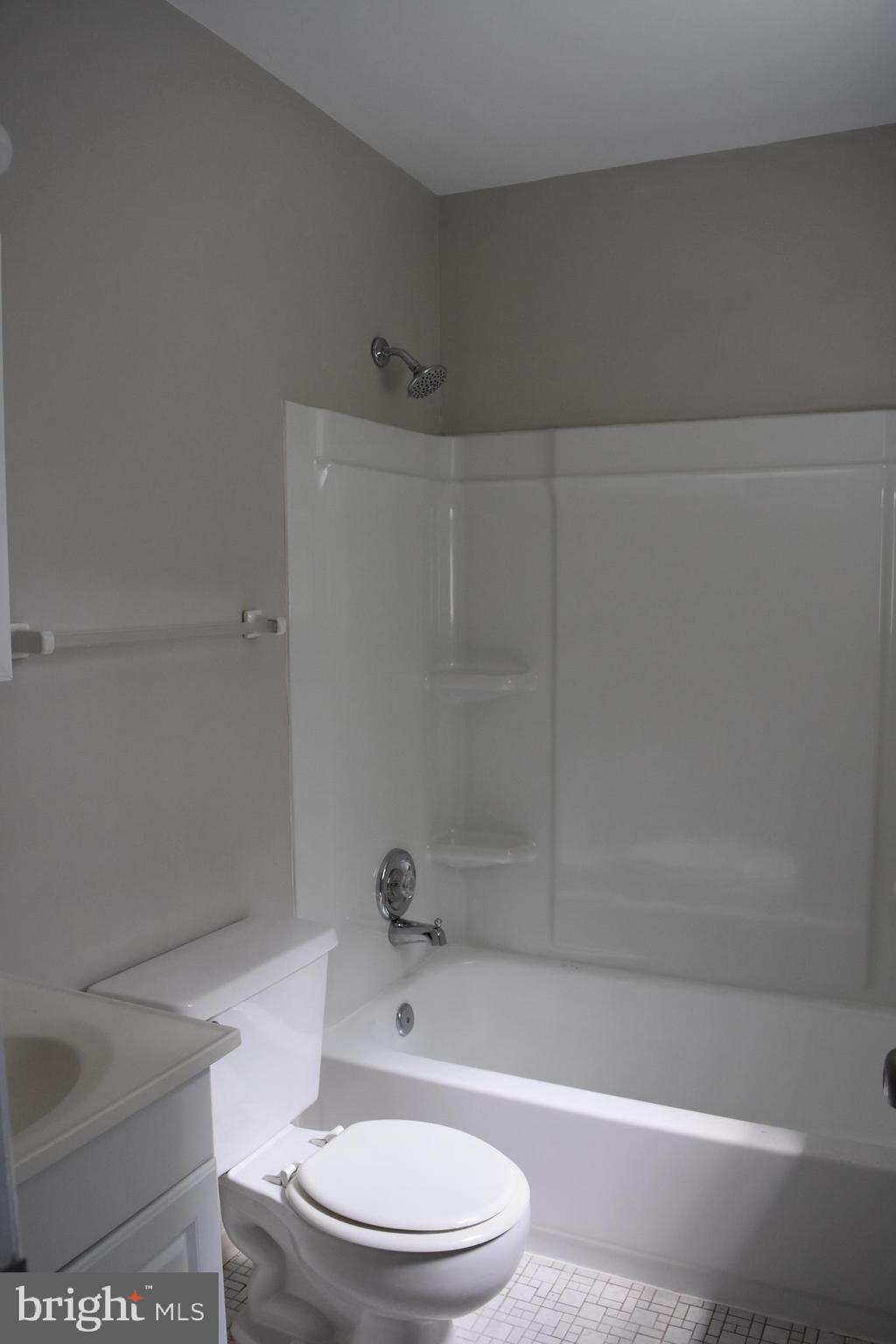 DALE CITY - Residential Lease