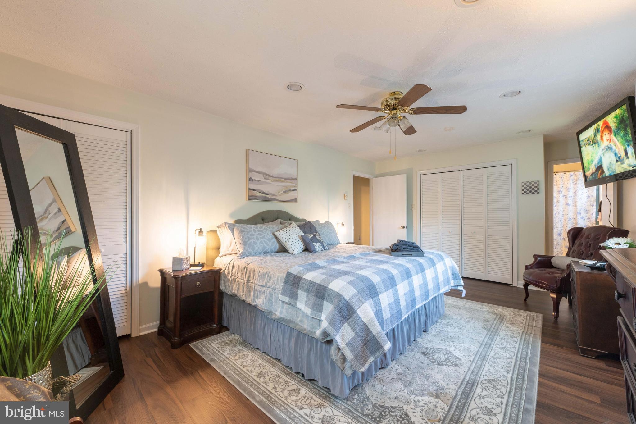 J WAYNE ADAMS - Residential