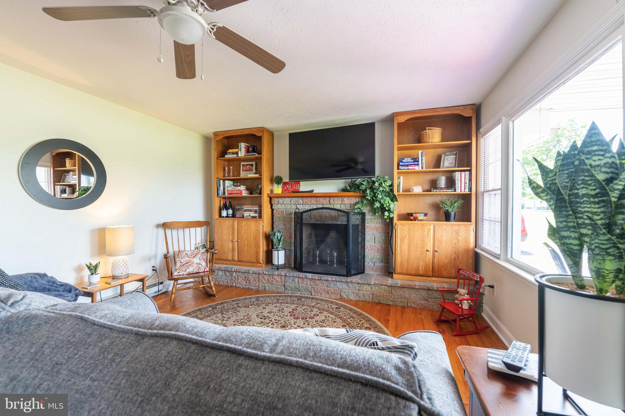 J WAYNE ADAMS - Residential