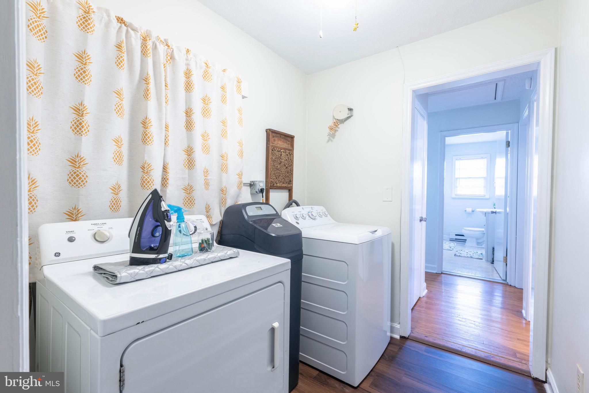 J WAYNE ADAMS - Residential