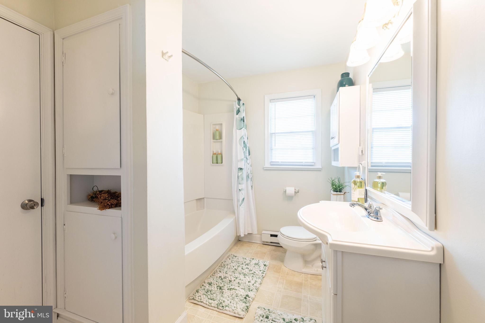 J WAYNE ADAMS - Residential