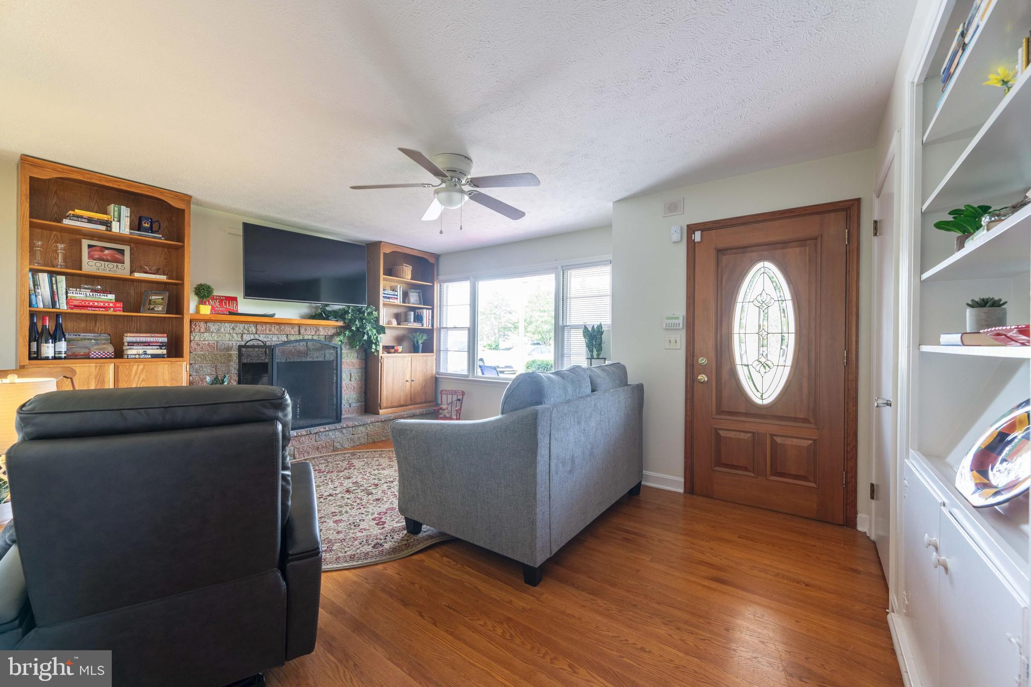 J WAYNE ADAMS - Residential