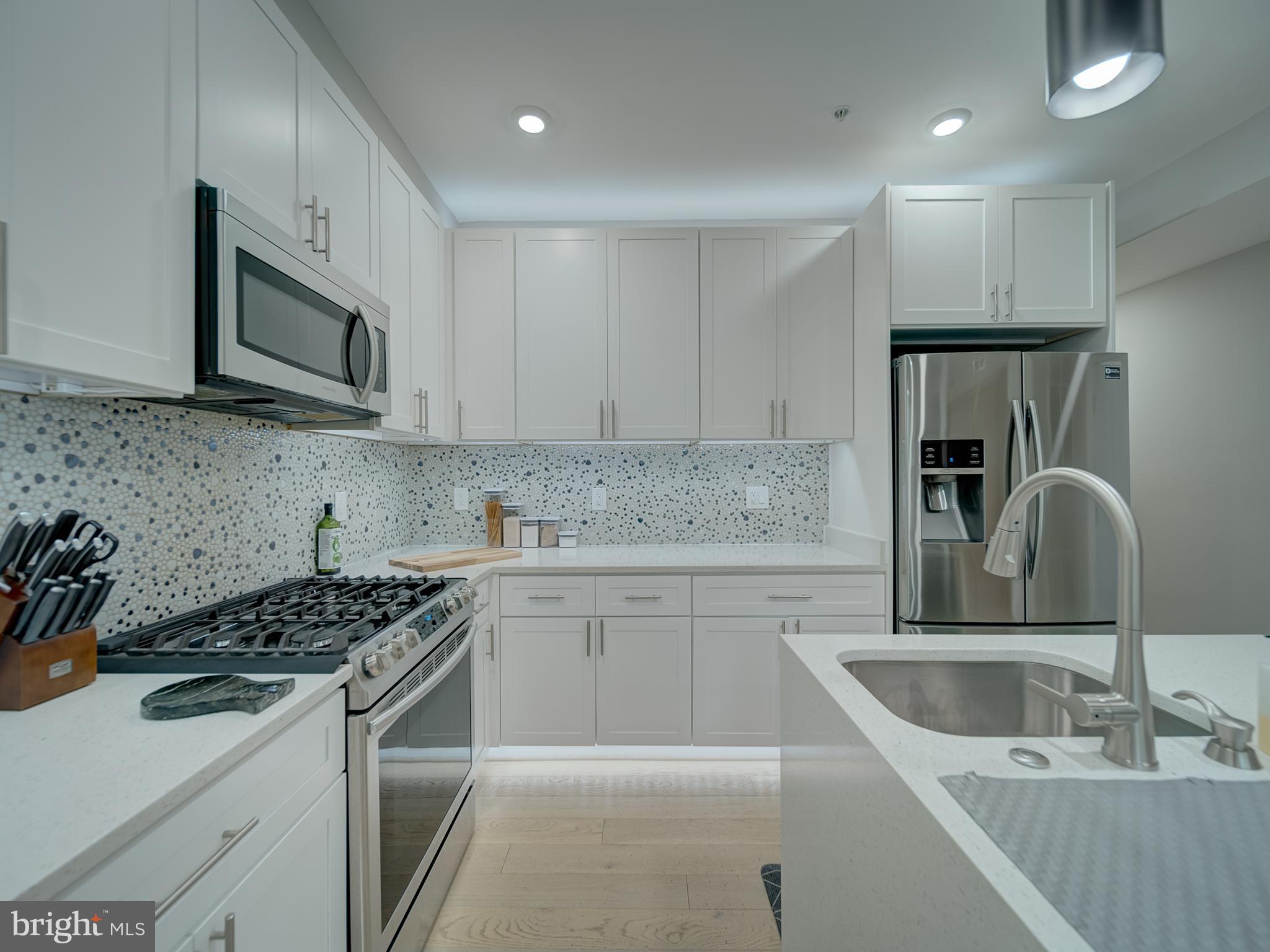 2109 M STREET NE 5