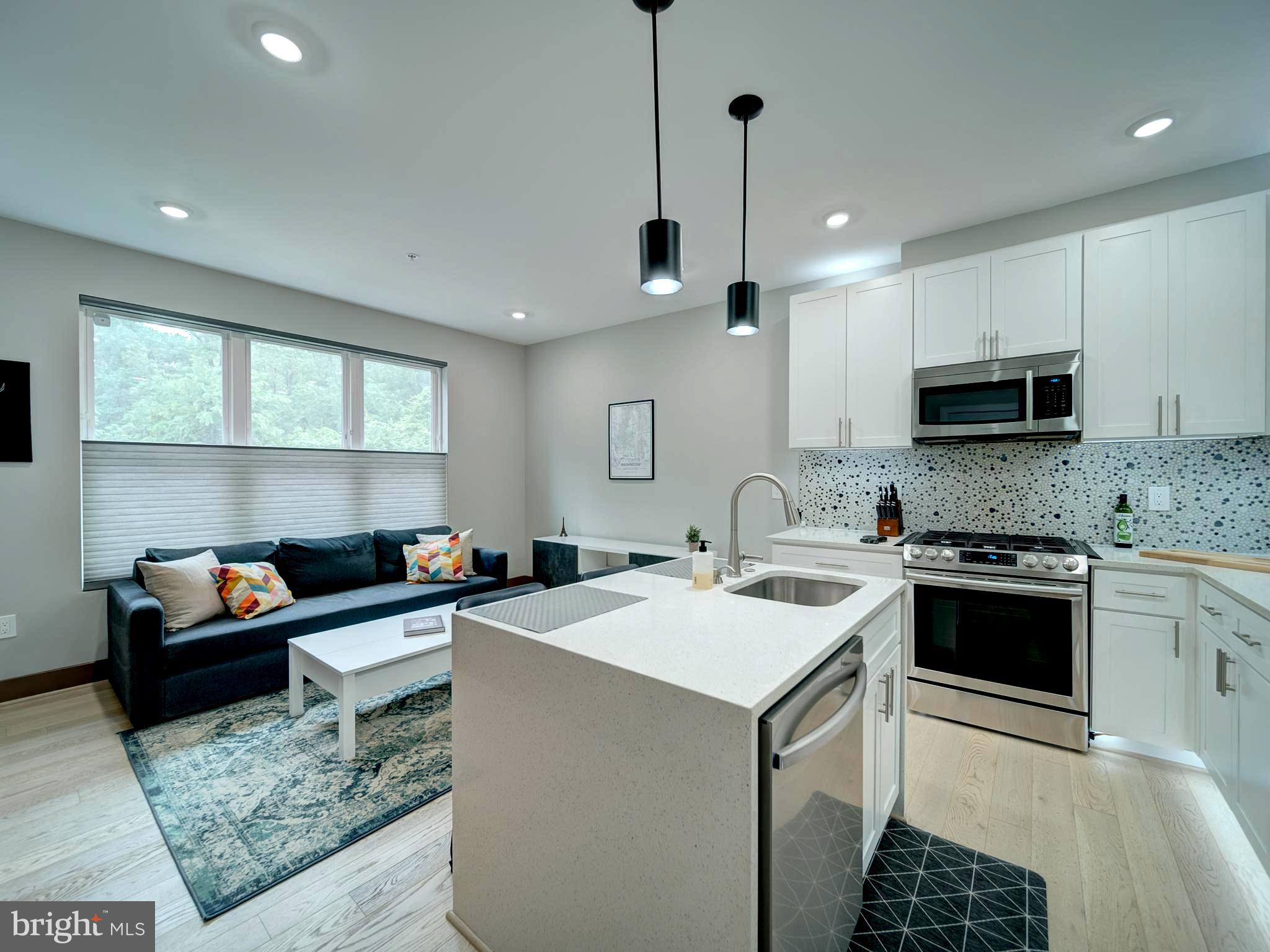 2109 M STREET NE 5