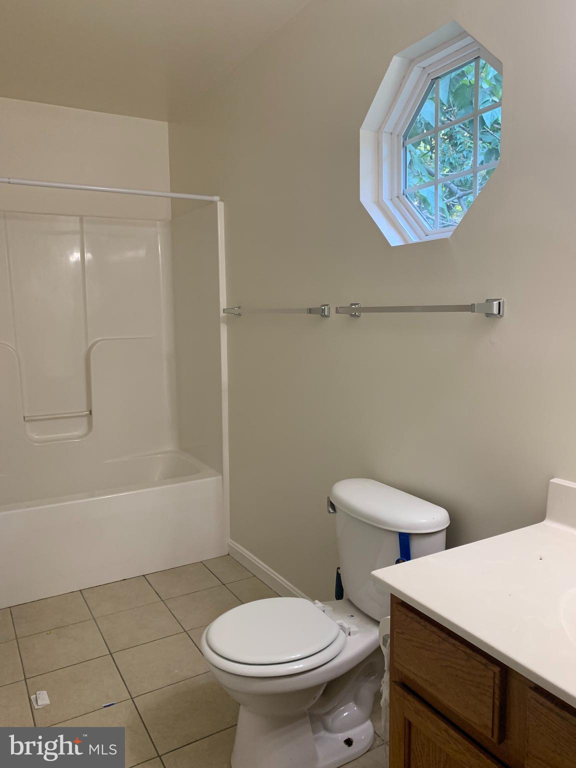 HOLIDAY BEACH - Residential Lease