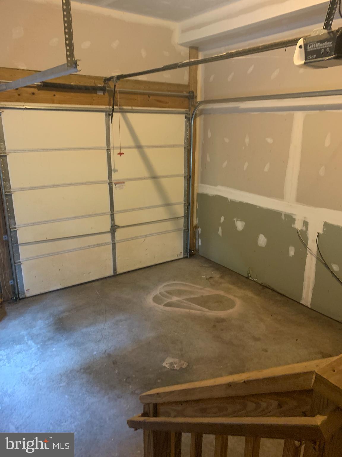 HOLIDAY BEACH - Residential Lease