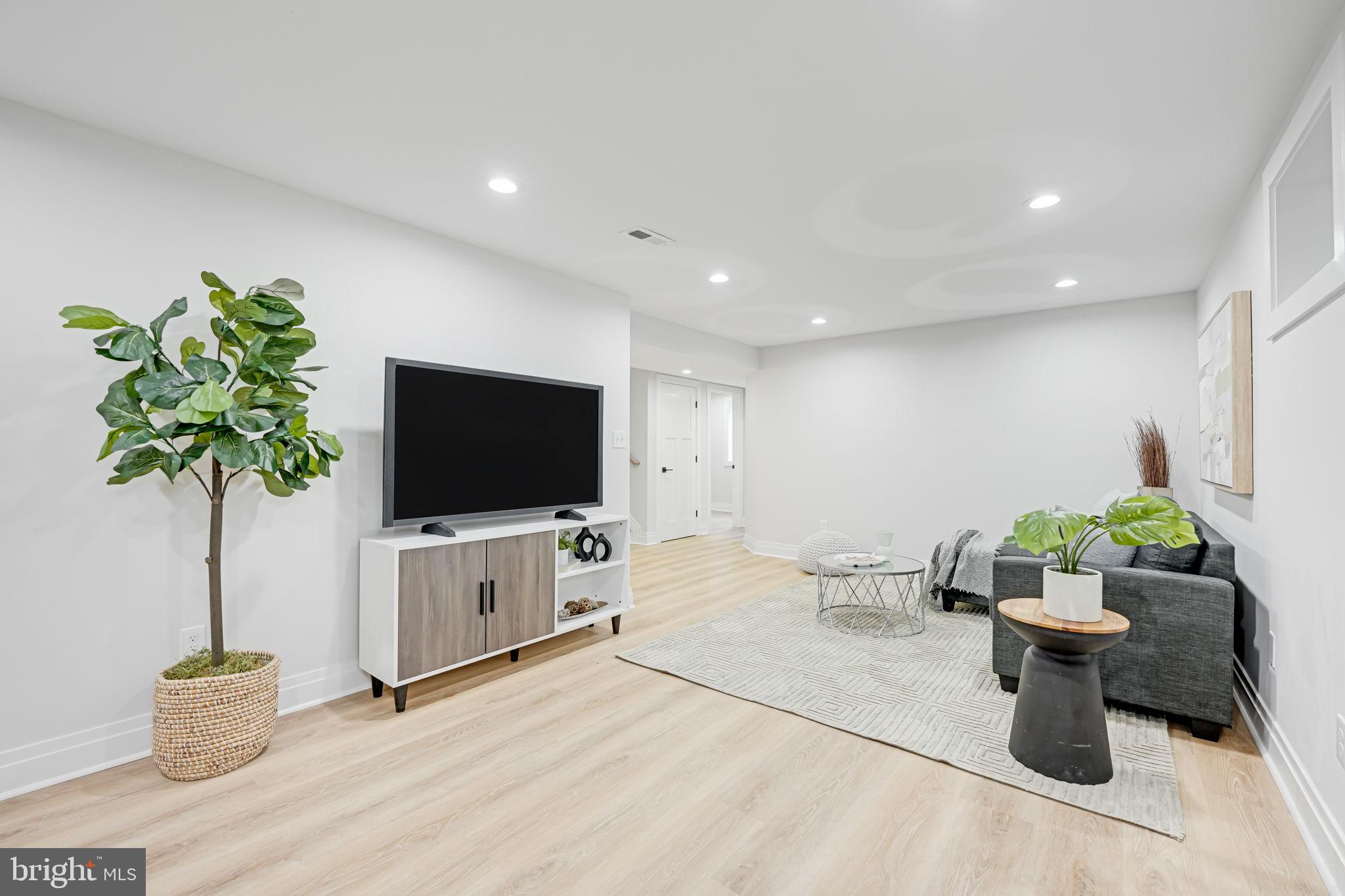 DOUGLAS PARK - Residential