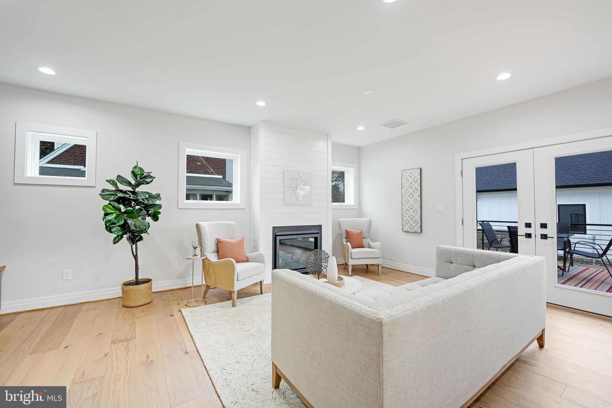 DOUGLAS PARK - Residential