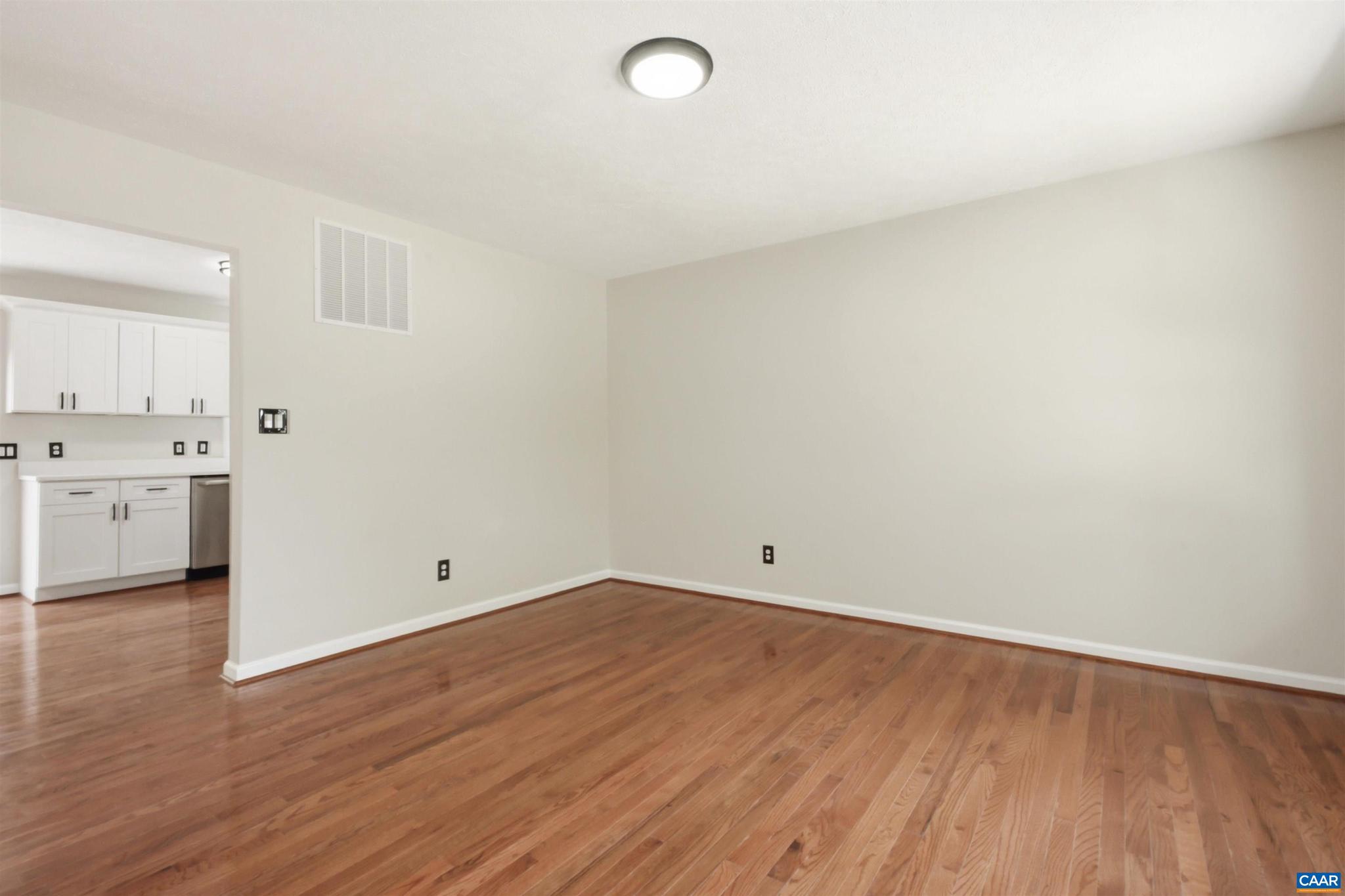 31 HILLANDALE DR