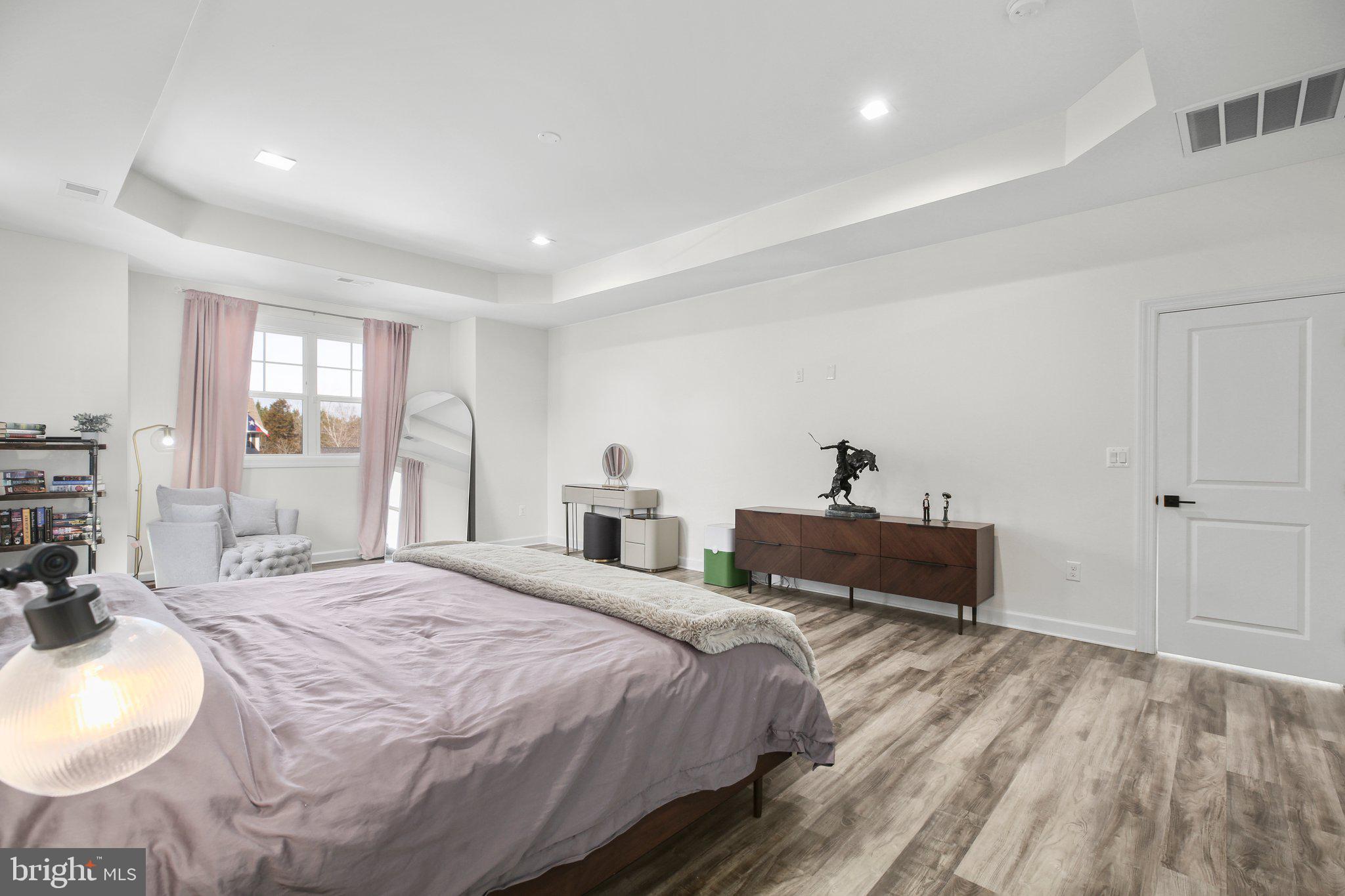 LAKE OF THE WOODS - Residential