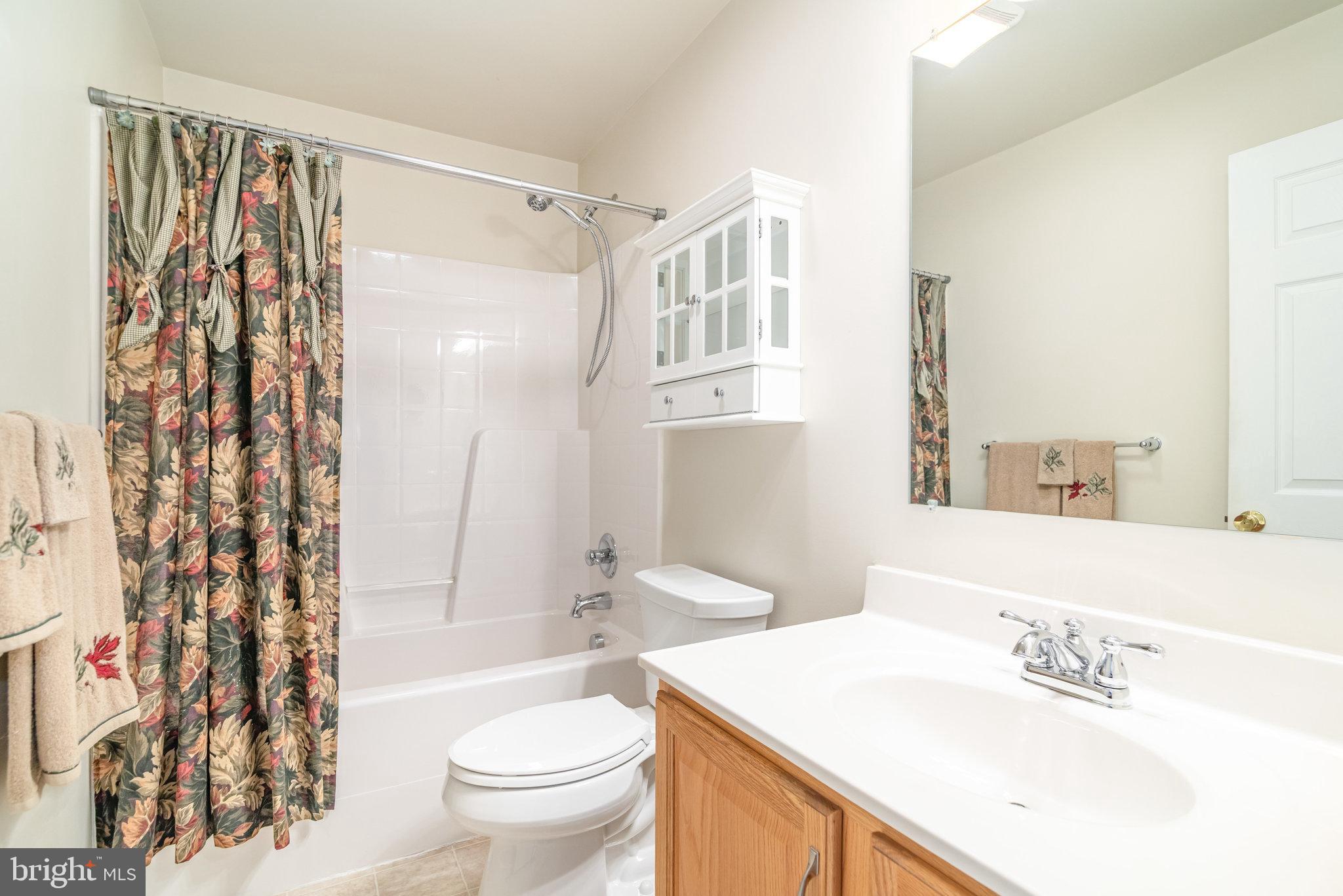 APPLE CREEK FARMS - Residential