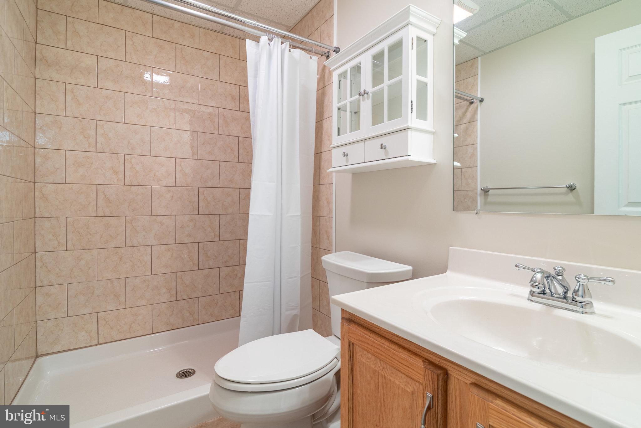 APPLE CREEK FARMS - Residential