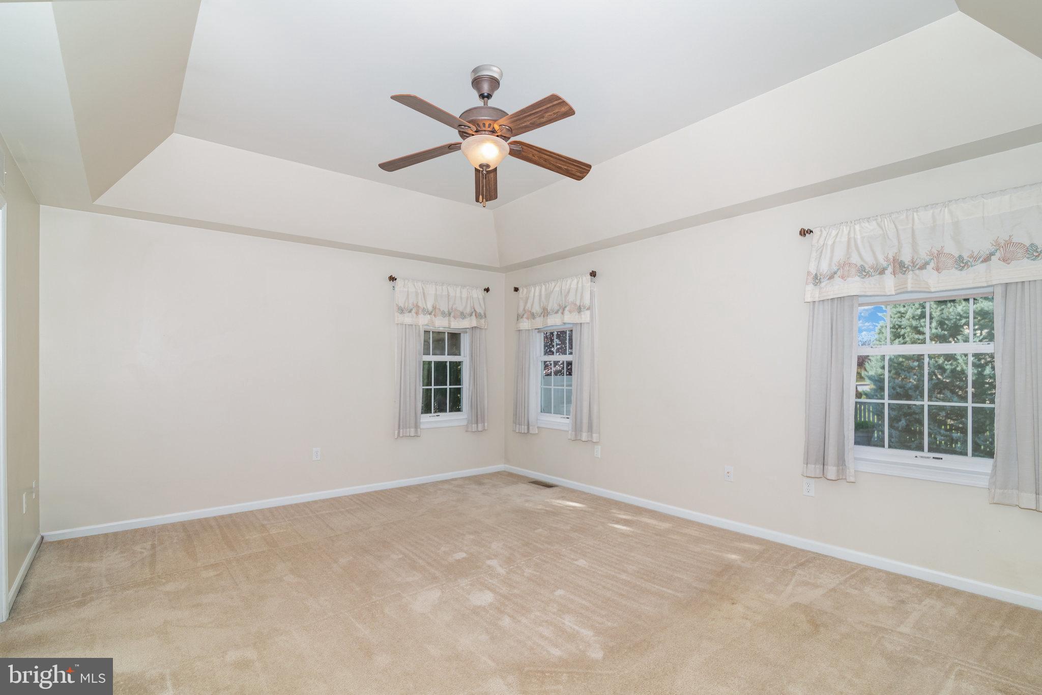 APPLE CREEK FARMS - Residential