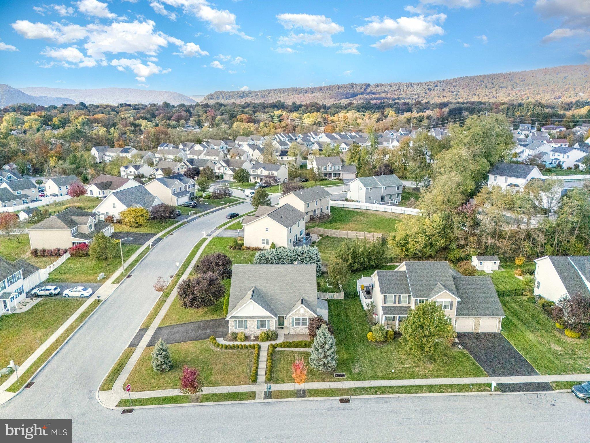 APPLE CREEK FARMS - Residential